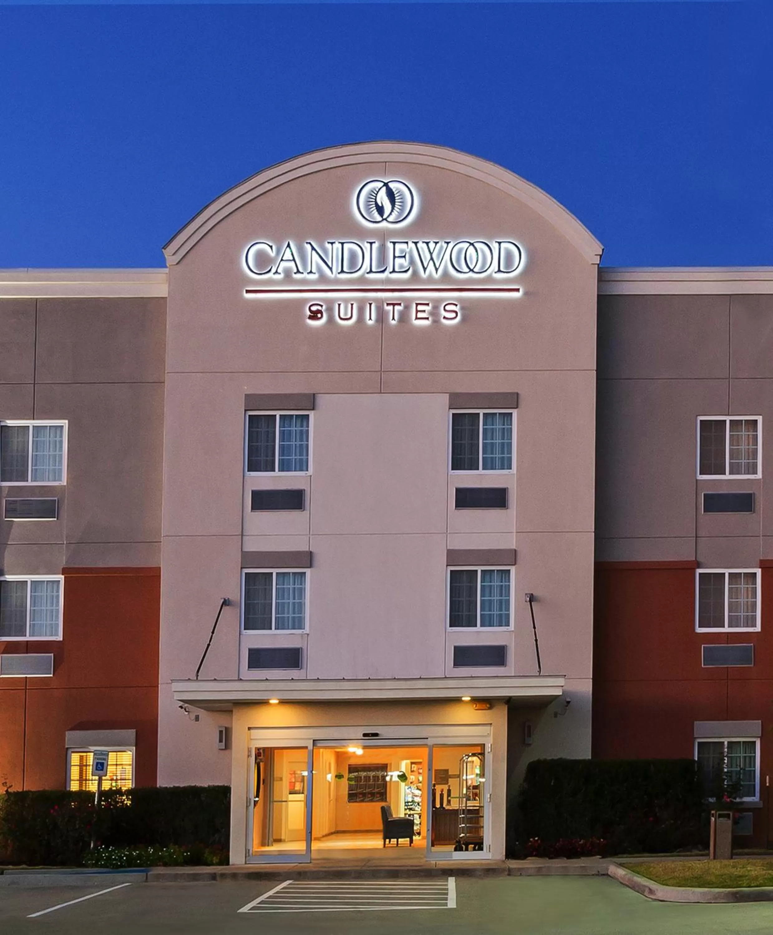Property building in Candlewood Suites Pearland by IHG