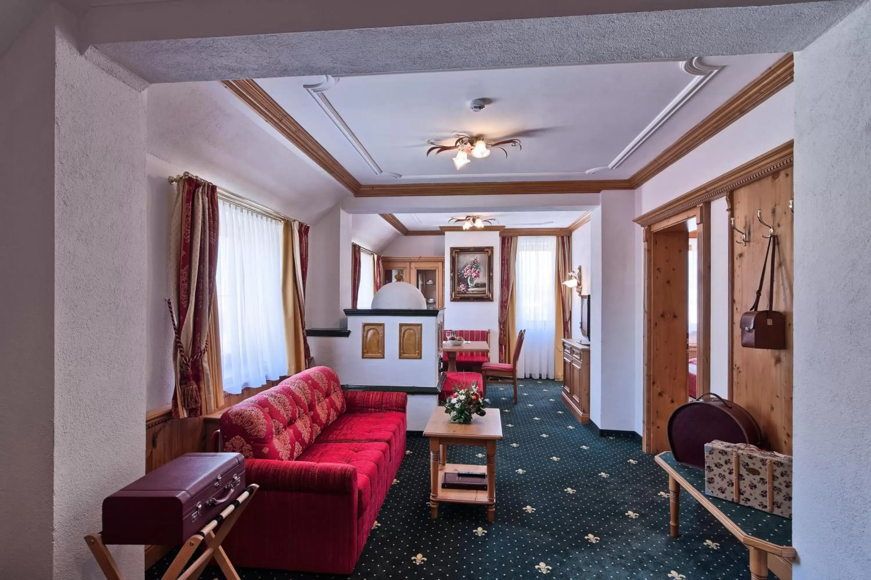 Superior Suite with Double Bed and a Sofa in Mercure Sighisoara Binderbubi Hotel & Spa Superior Suite with Double Bed and a Sofa in Mercure Sighisoara Binderbubi Hotel & Spa