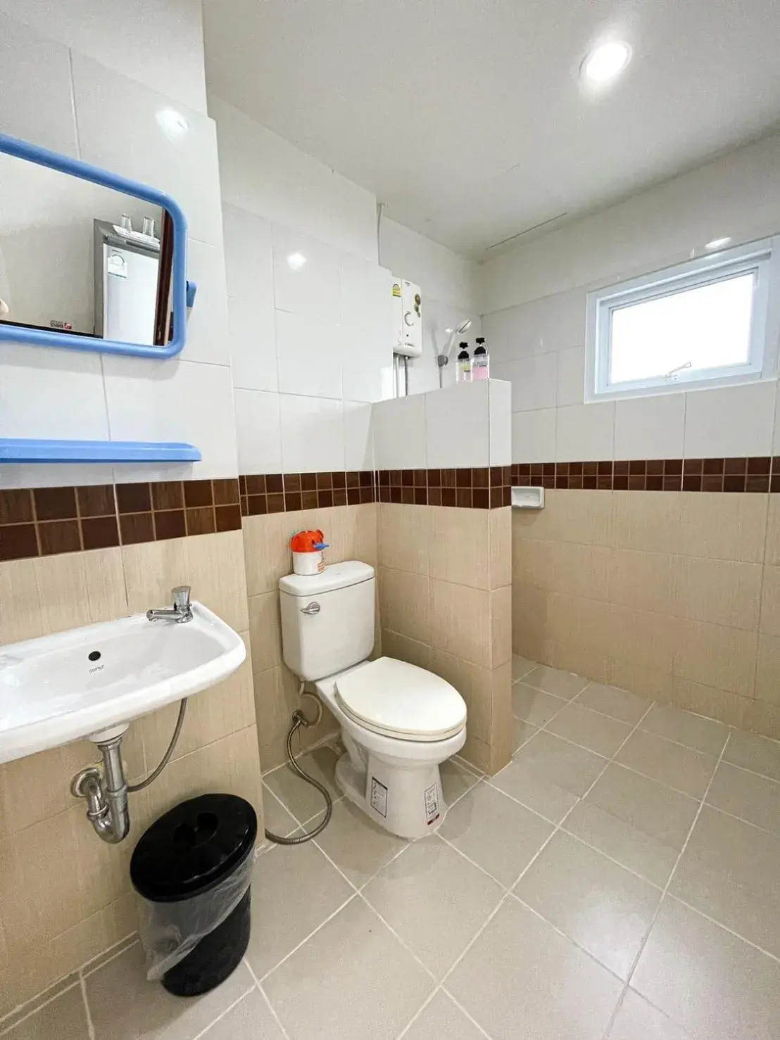 Family Room with Balcony in Rueangrat Hotel Family Room with Balcony in Rueangrat Hotel