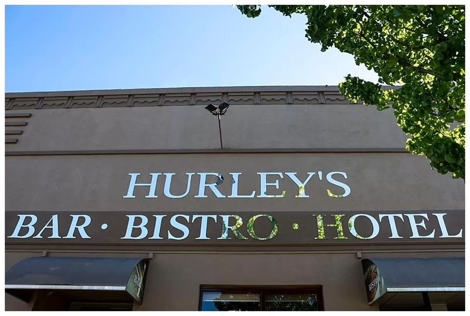 Hurley's Bar & Bistro