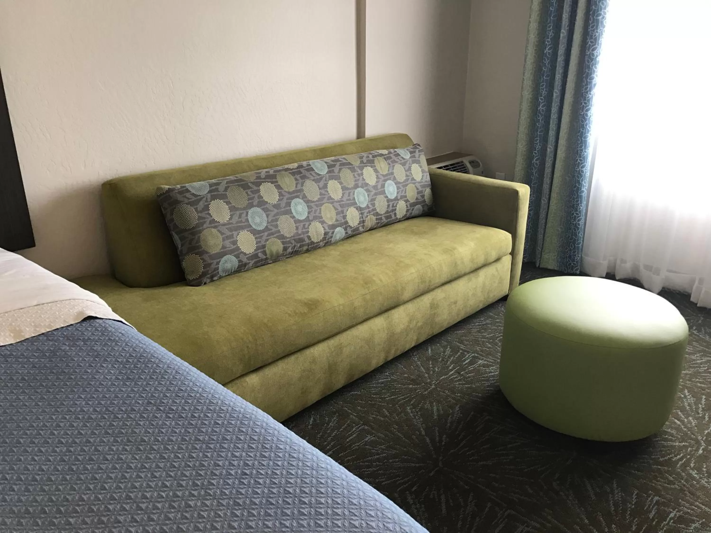 Seating area in Days Inn & Suites by Wyndham East Flagstaff