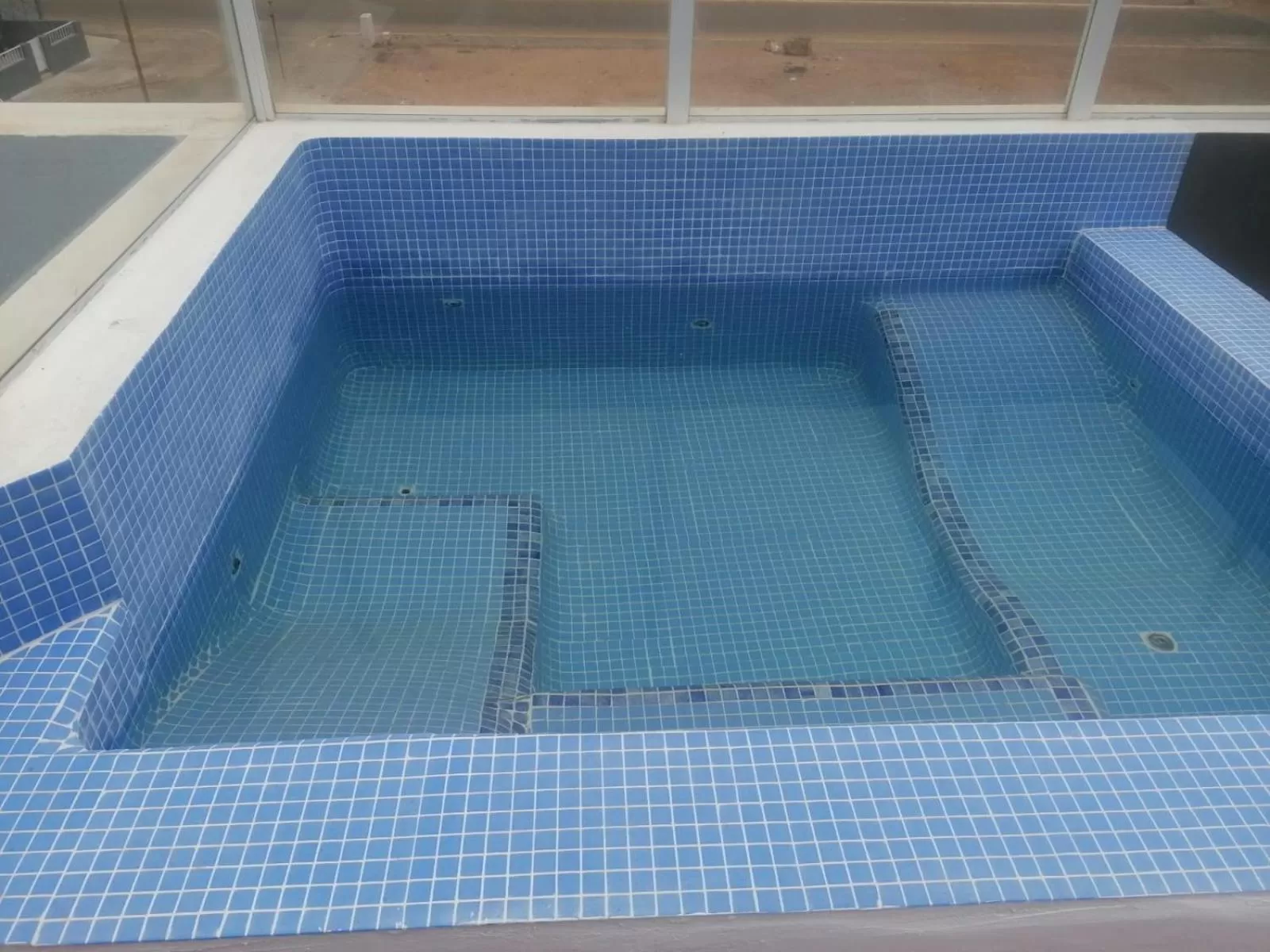 Hot Tub, Swimming Pool in Blue eagle