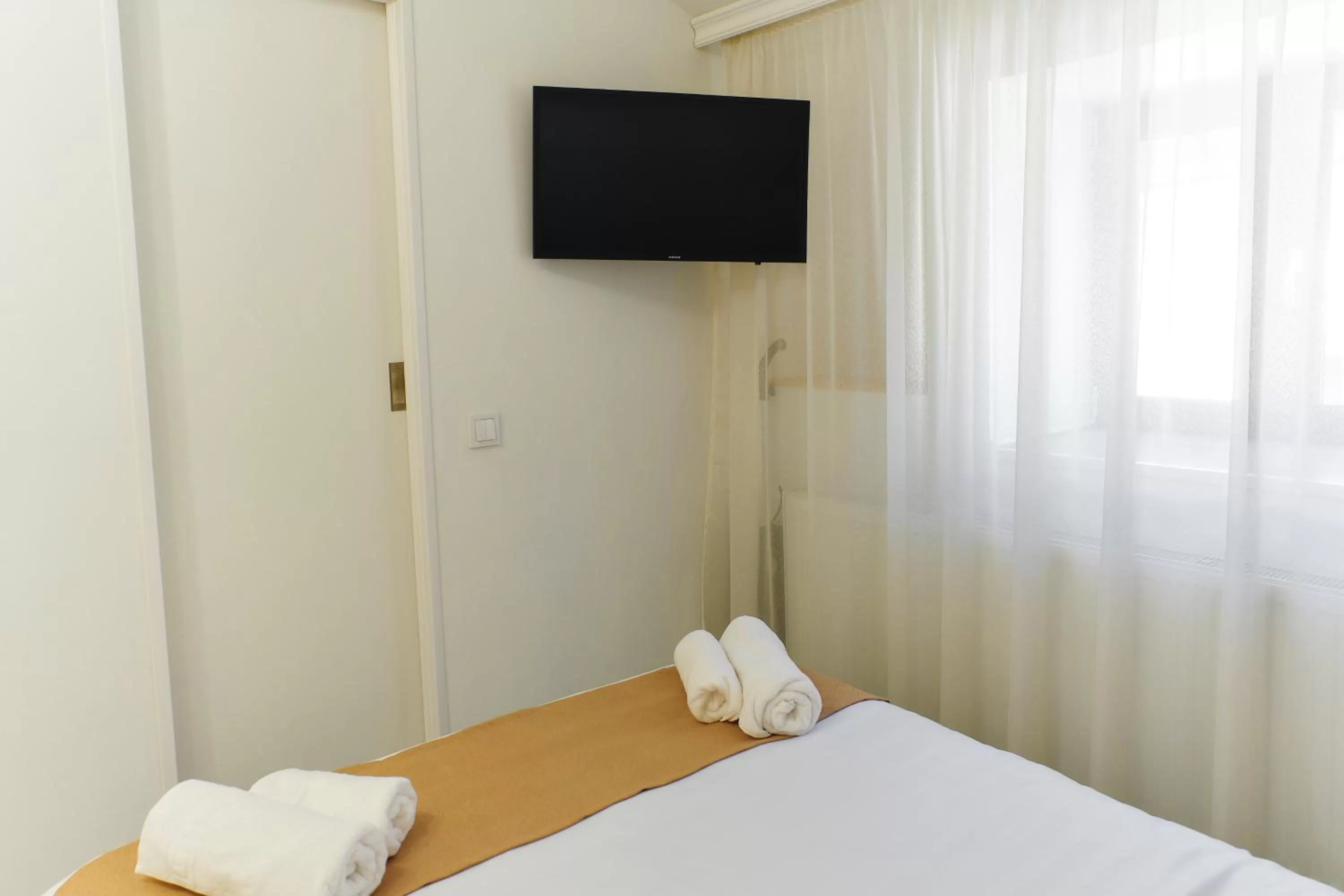 TV/Entertainment Center in Bella House