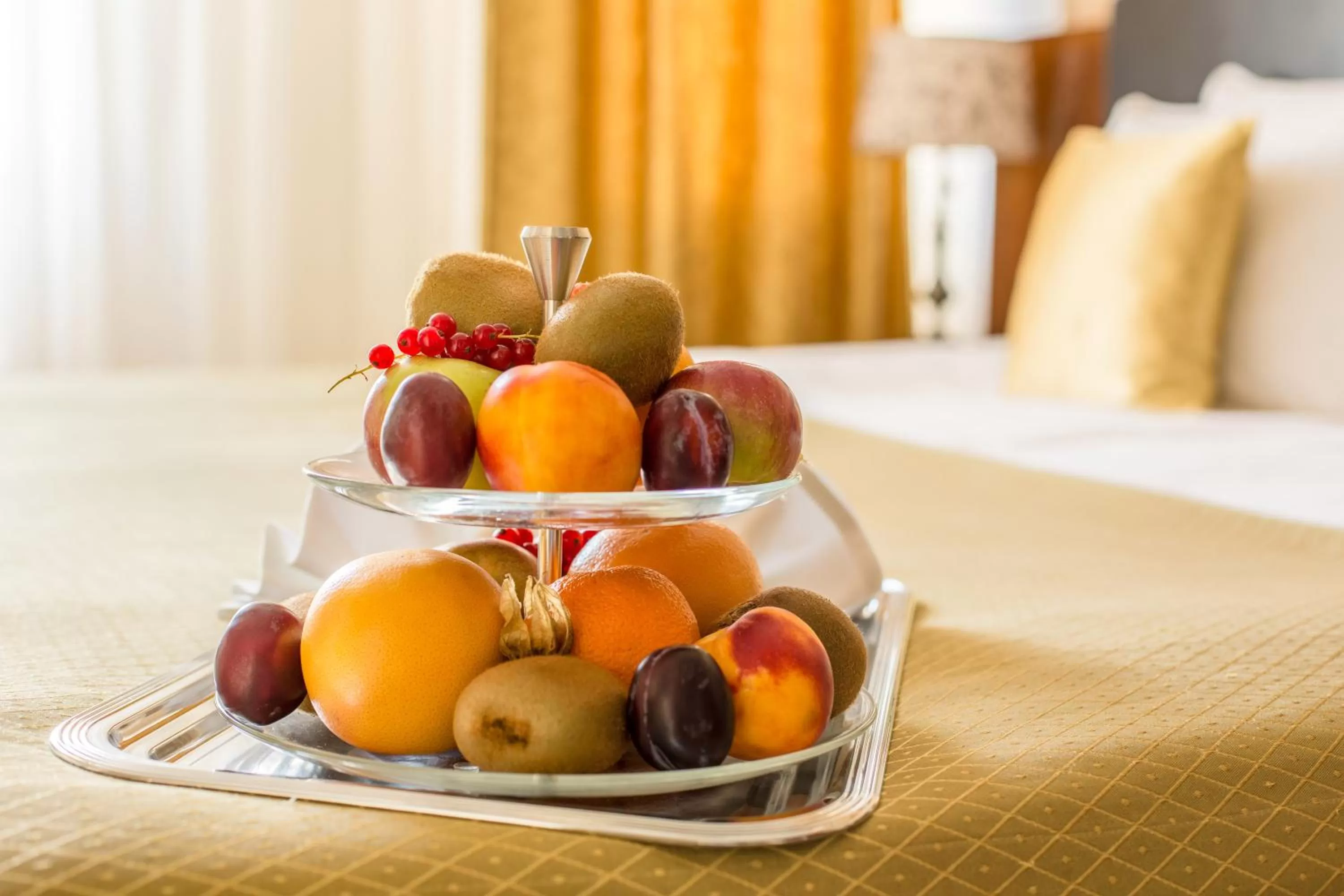 Food and drinks, Bed in Avalon Hotel & Conferences