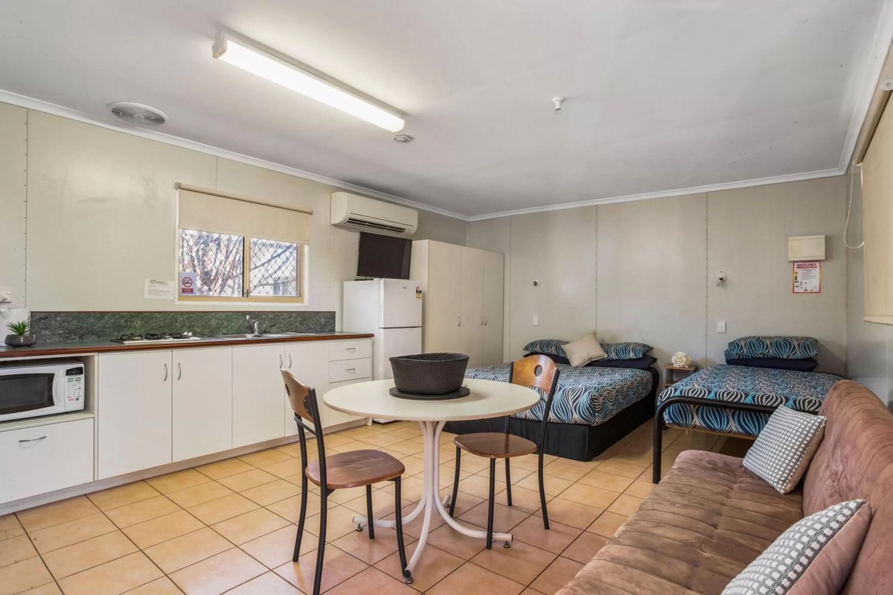 Kitchen or kitchenette in AAOK Karratha Caravan Park