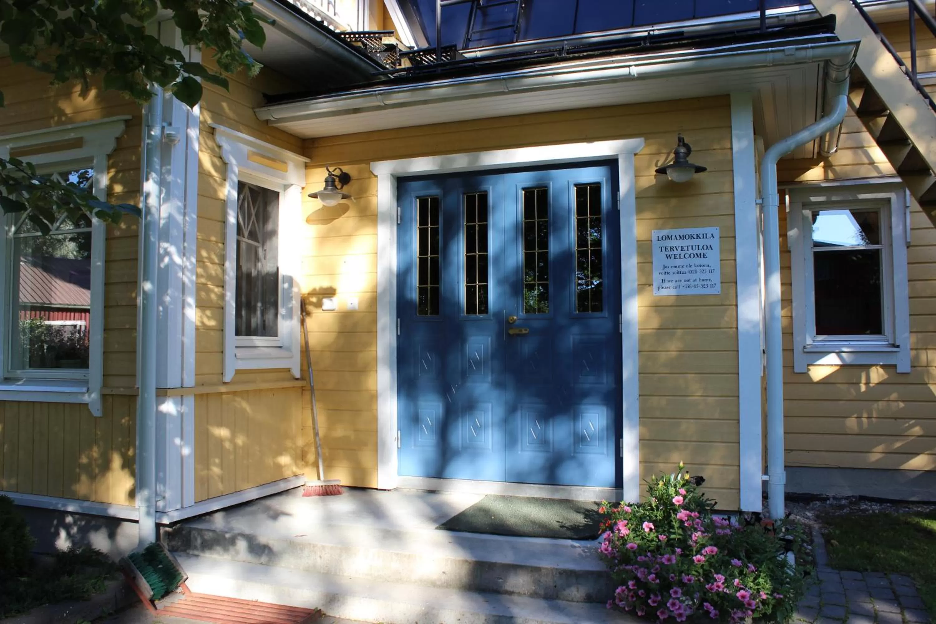 Facade/entrance in B&B Lomamokkila