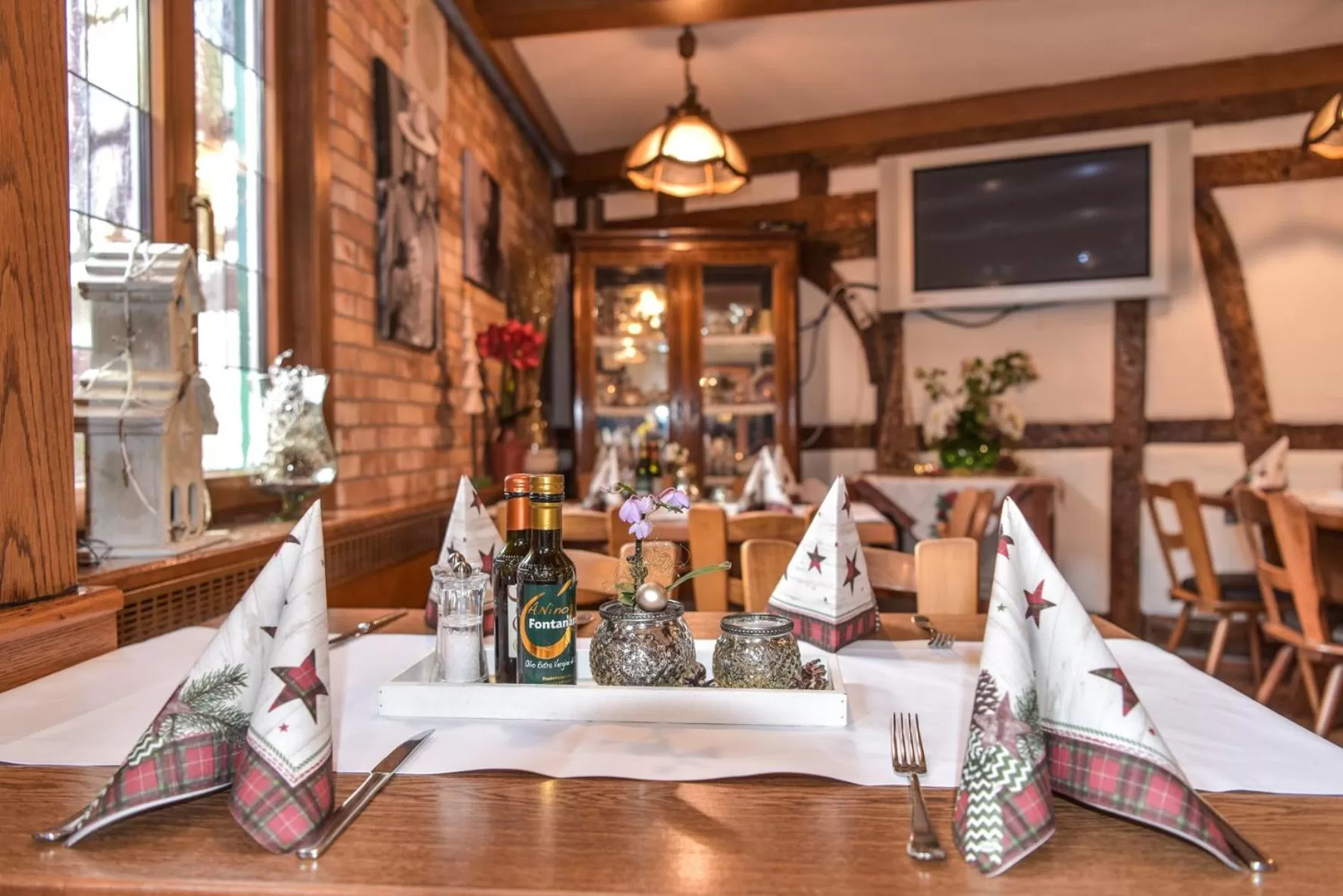 Restaurant/Places to Eat in Hotel Ristorante Rostica