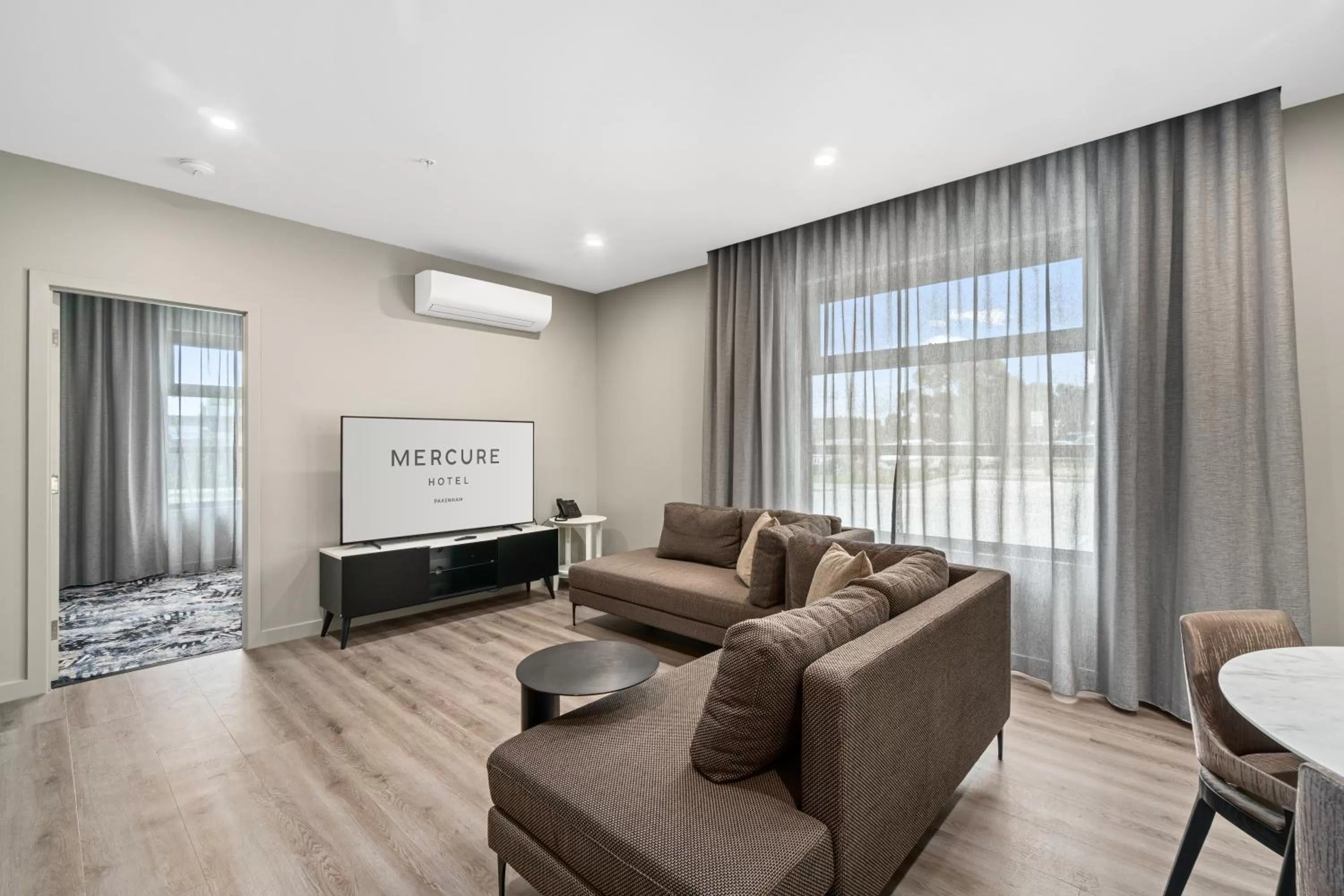 Living room in Mercure Pakenham