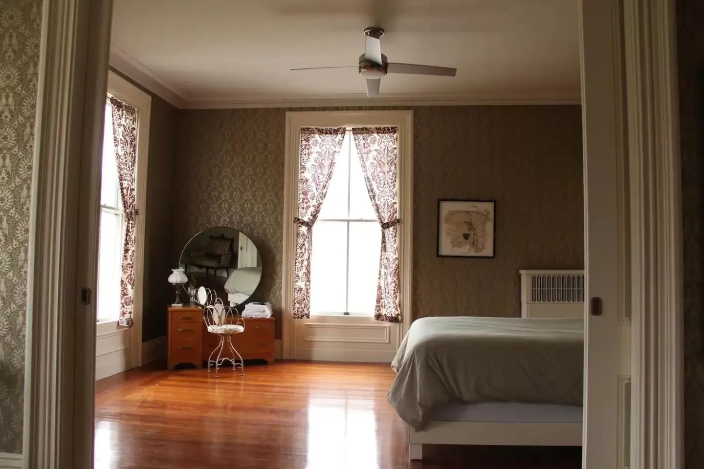 Bed in The Wedding Cake House