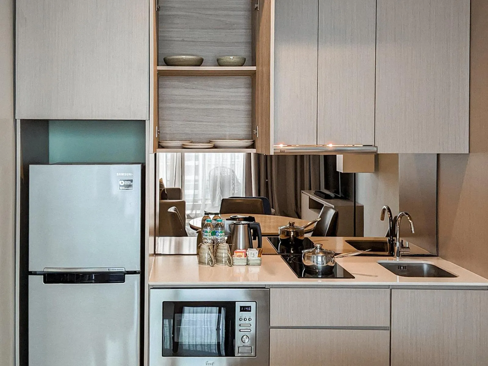 Kitchen or kitchenette, Kitchen/Kitchenette in Crowne Plaza Jakarta Residences, an IHG Hotel