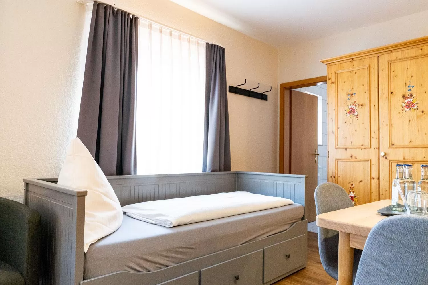 Bed in Hotel Beim Schupi Karlsruhe