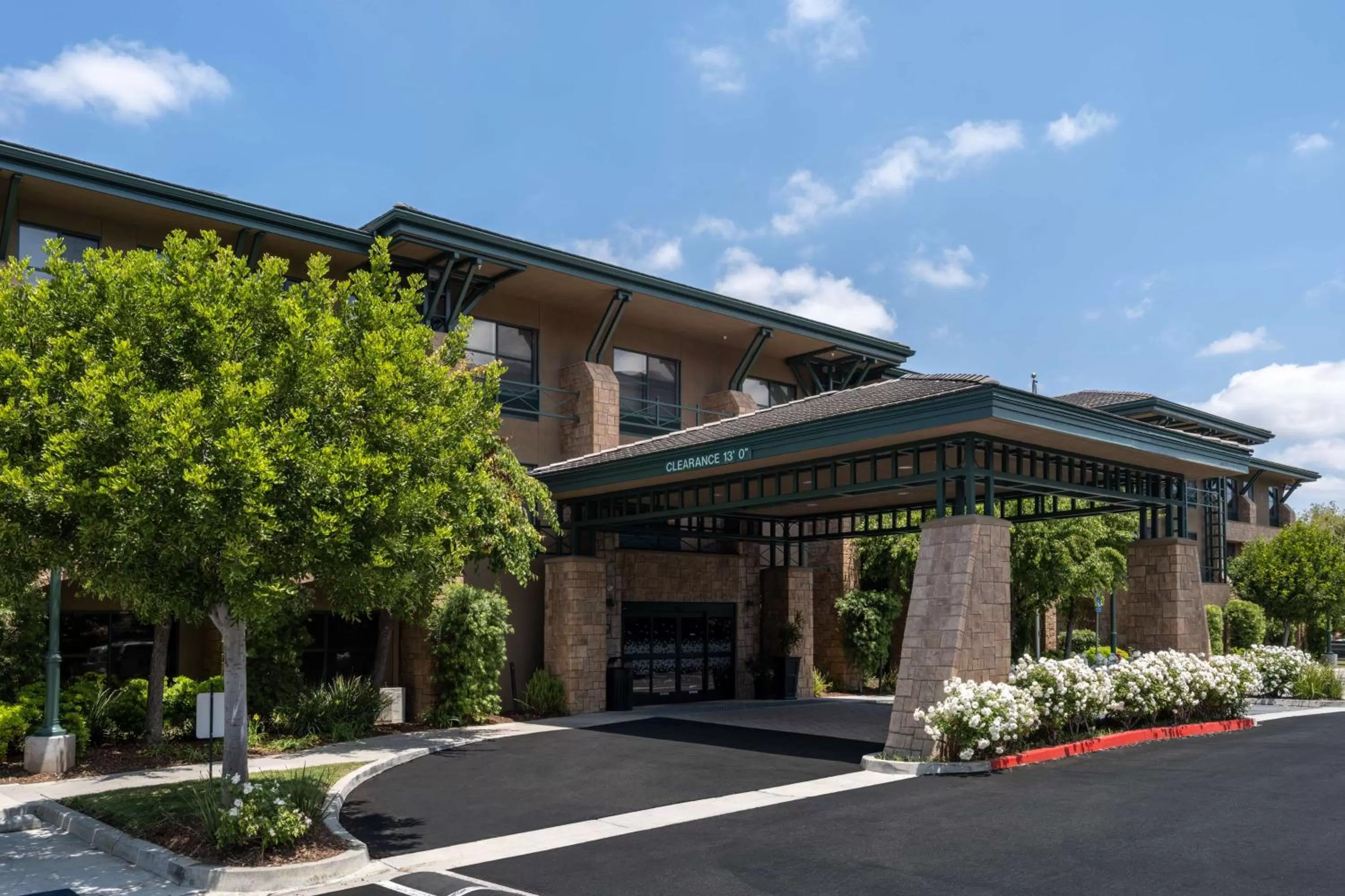 Property building in Hampton Inn & Suites Agoura Hills