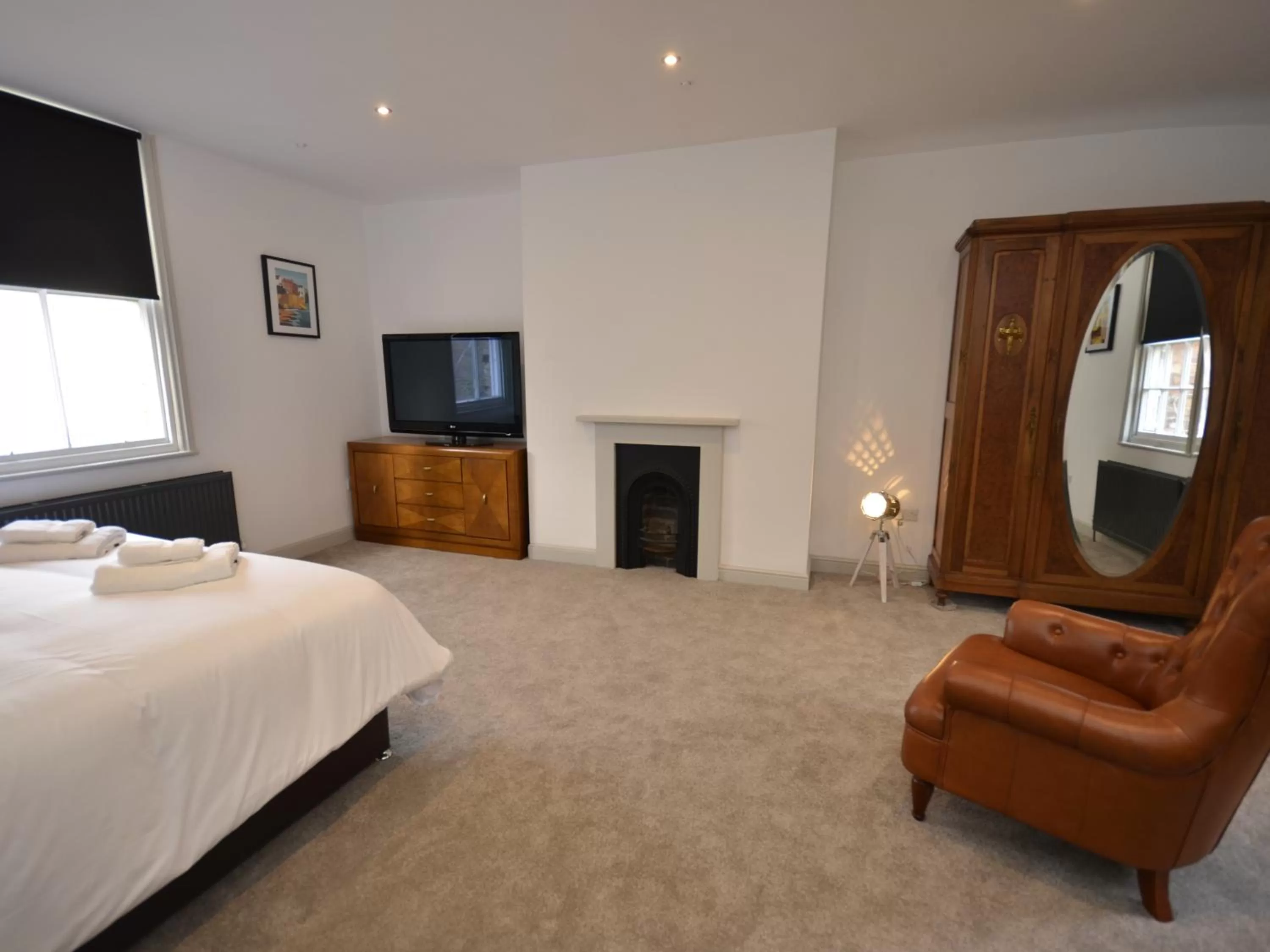 Bedroom, Bed in The Chapel House