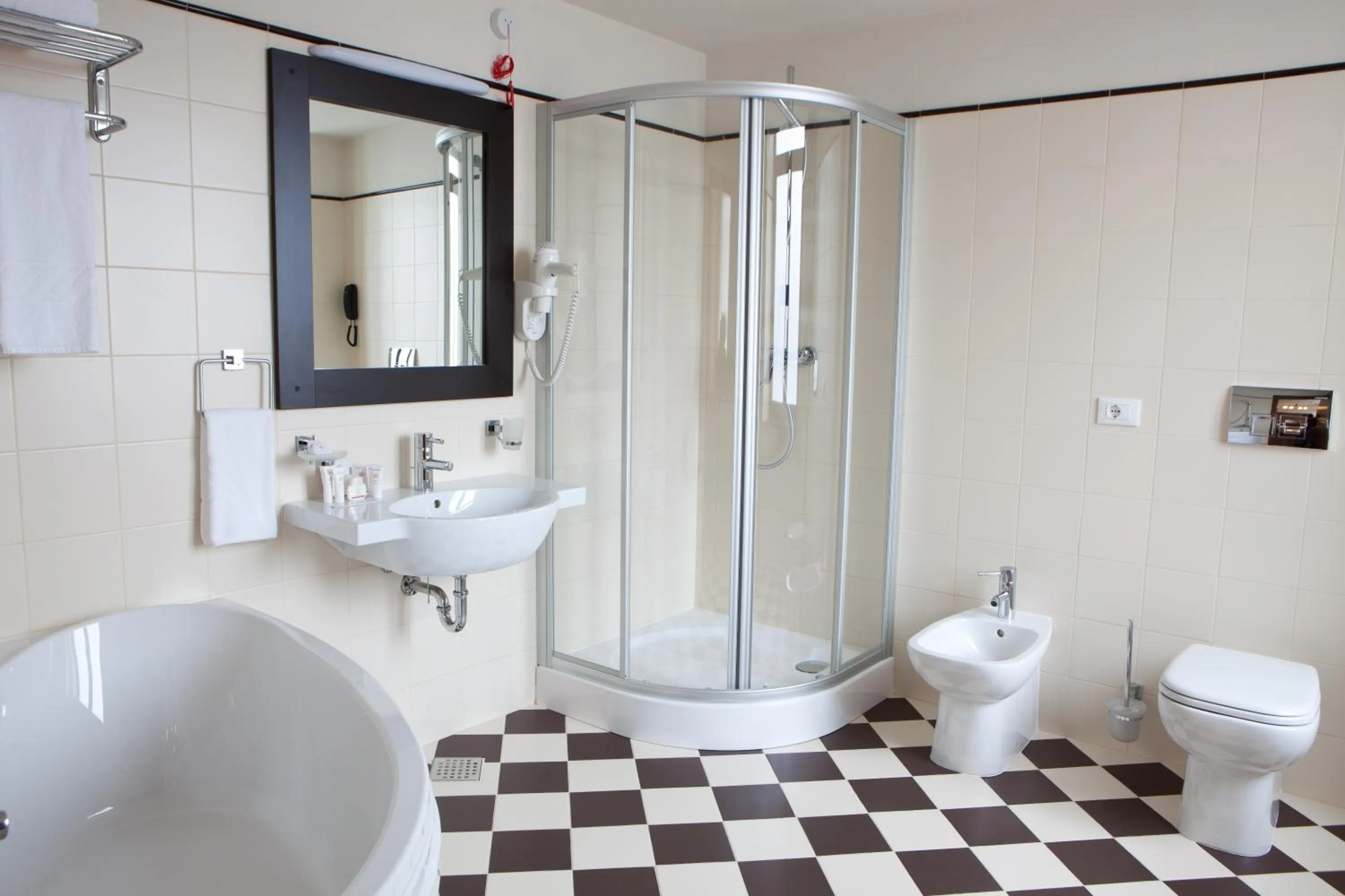 Bathroom in Europa Royale Bucharest