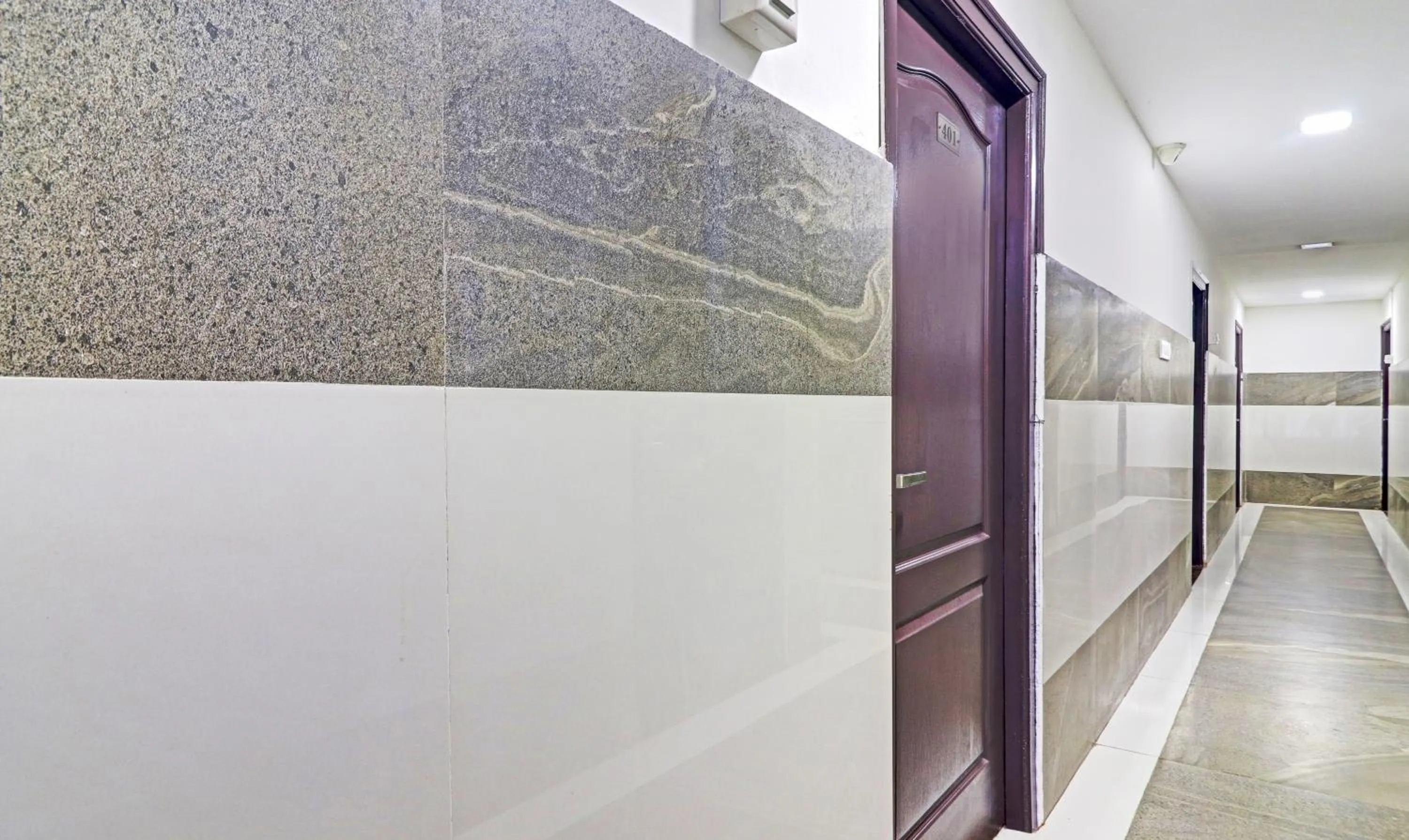 Bathroom in OYO 10595 Hotel Mirras