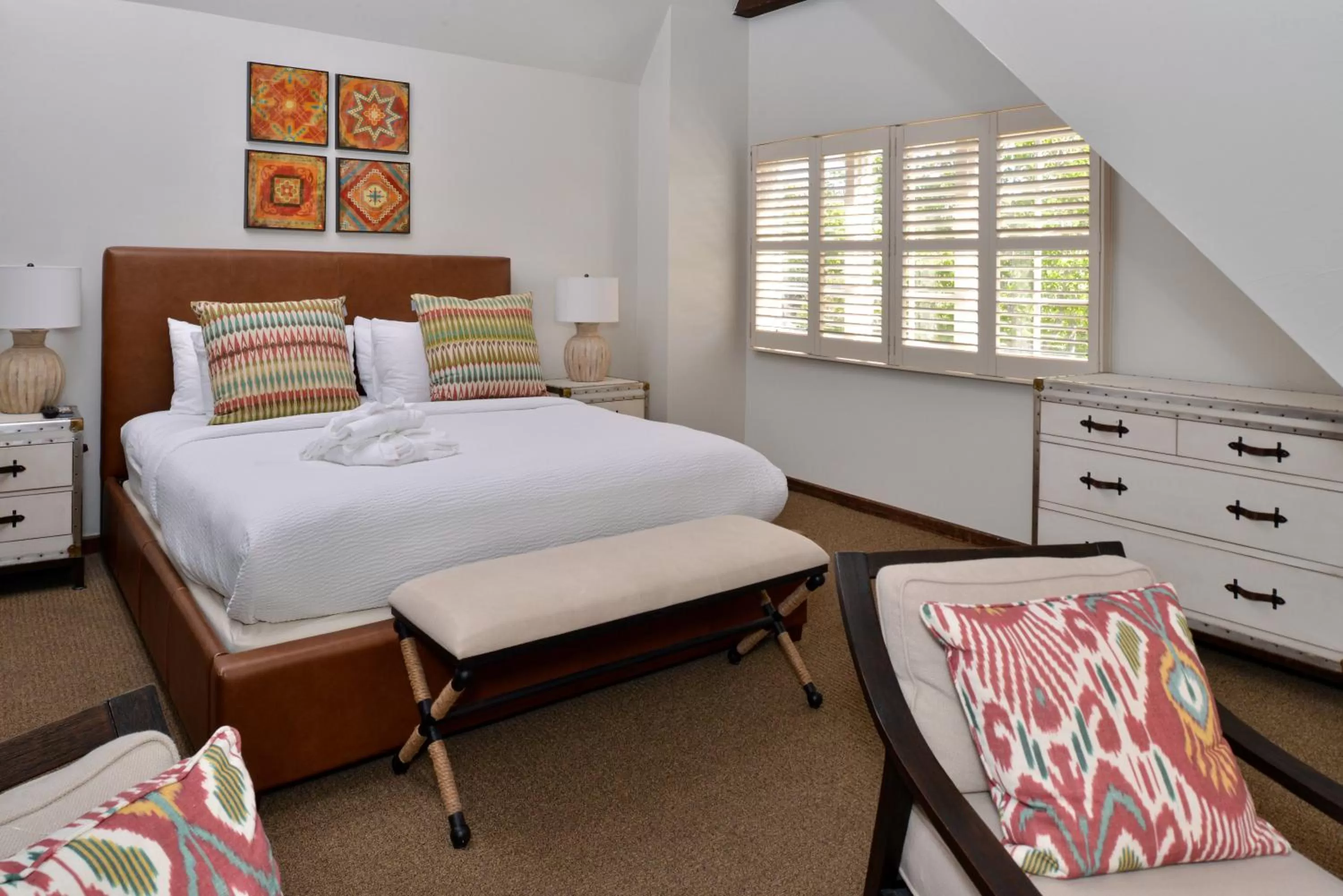 Bed in Wine Valley Inn