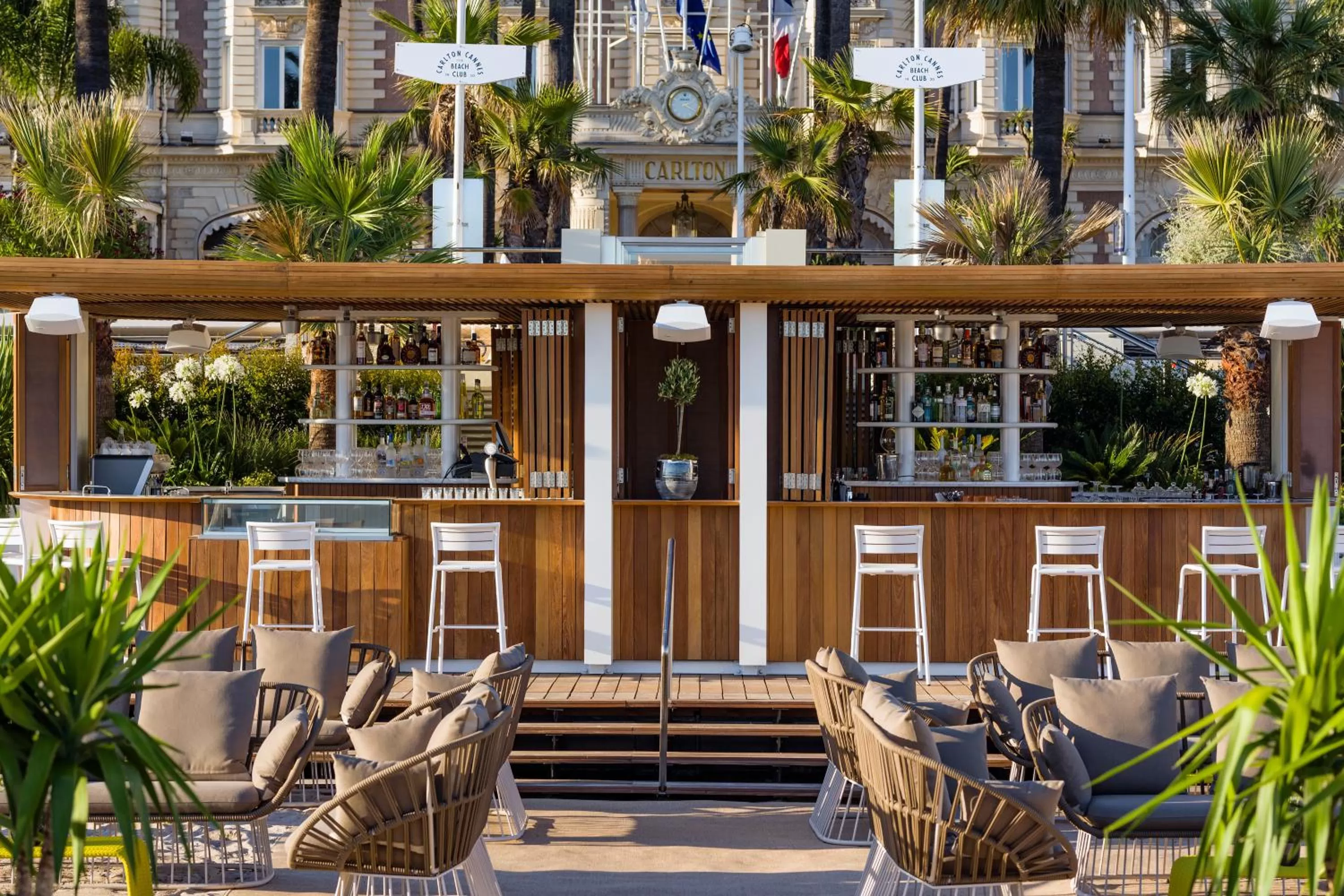 Restaurant/places to eat in Carlton Cannes, a Regent Hotel