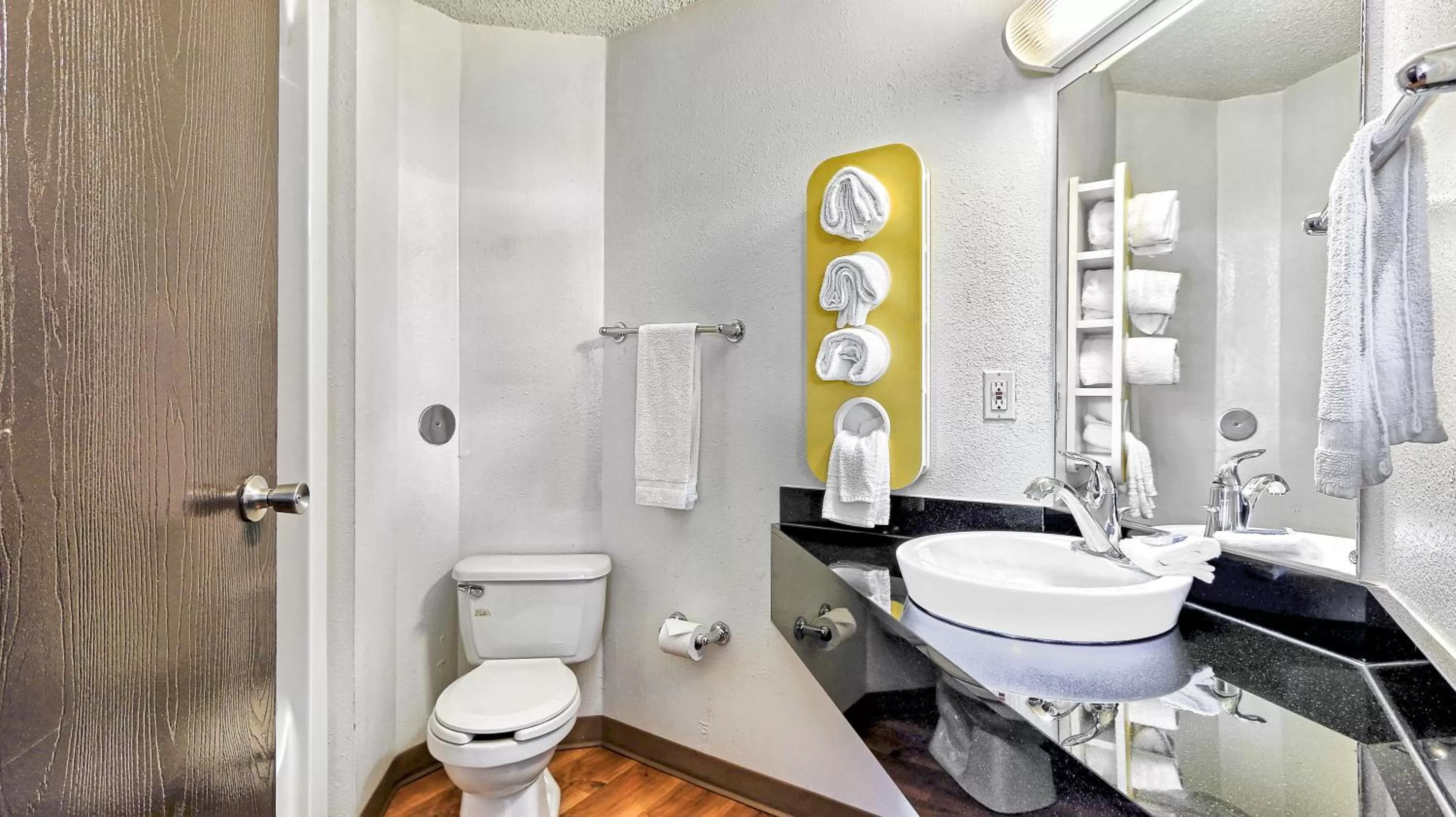 Bathroom in Motel 6-Killeen, TX