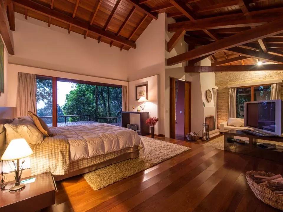 Communal lounge/ TV room in Kuriuwa Hotel