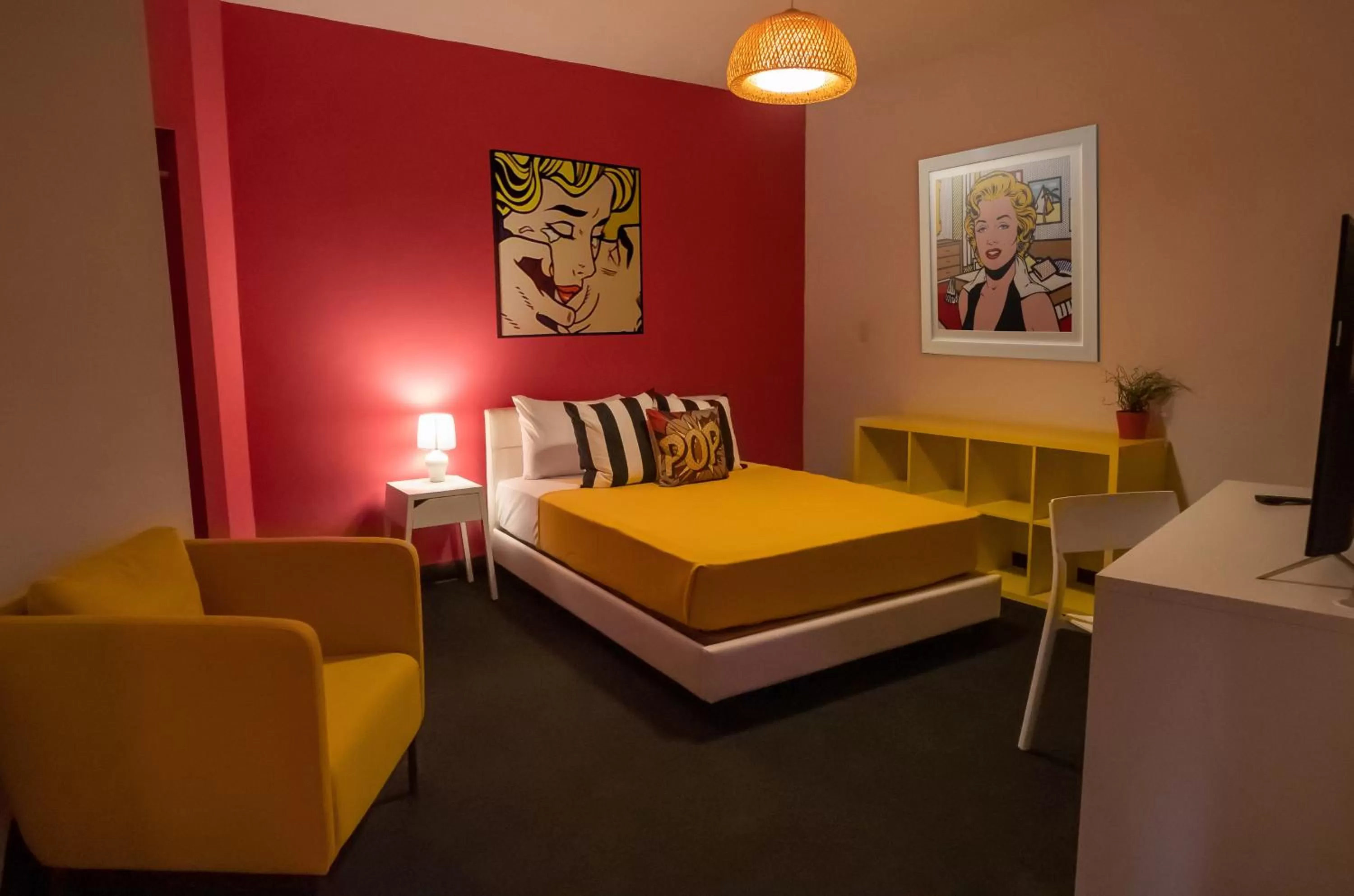 Bed in The Fox Hotel