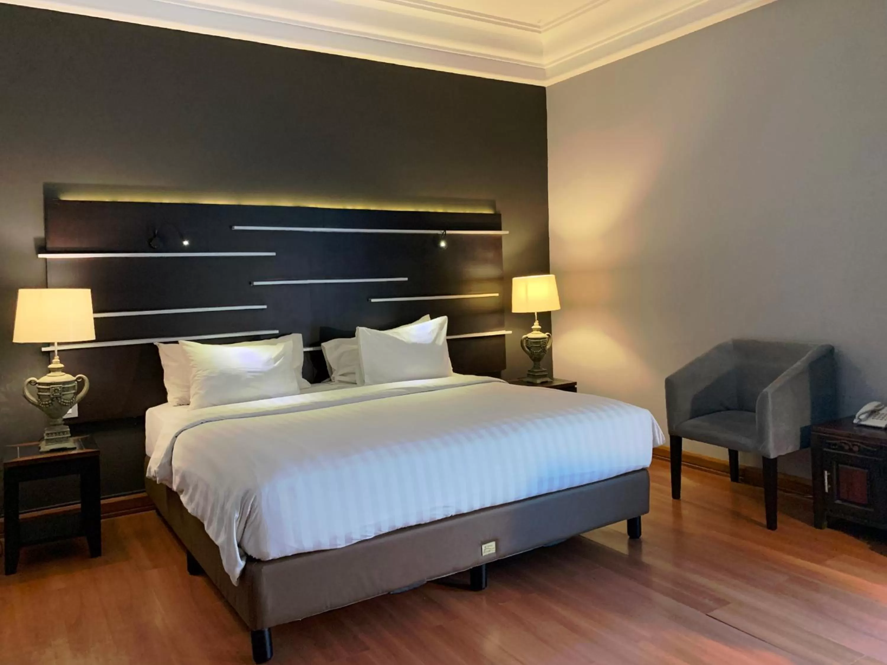 Deluxe Double Room with Balcony in Madina Inn Hotel