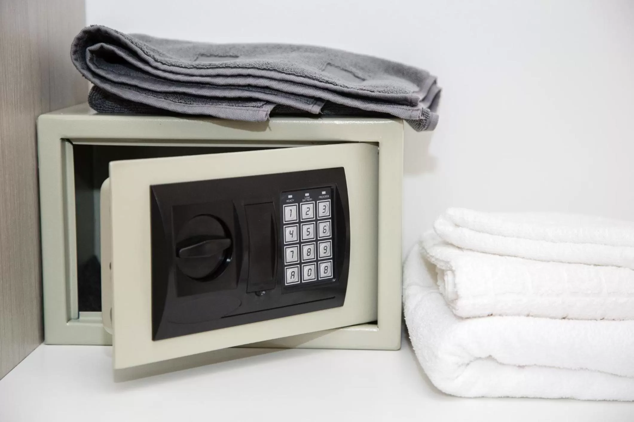 Decorative detail in Trastevere's Friends