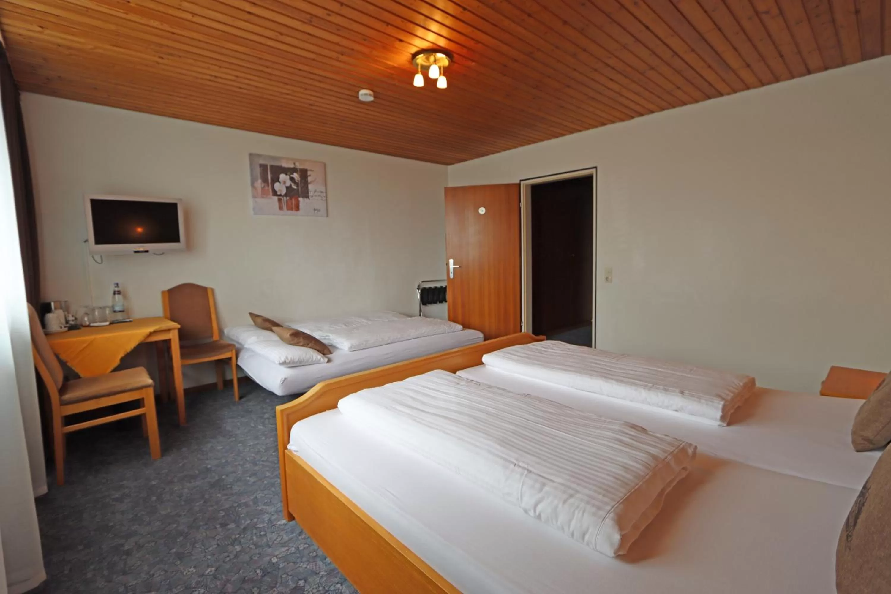 TV and multimedia in Hotel Kreuz Höhengasthof