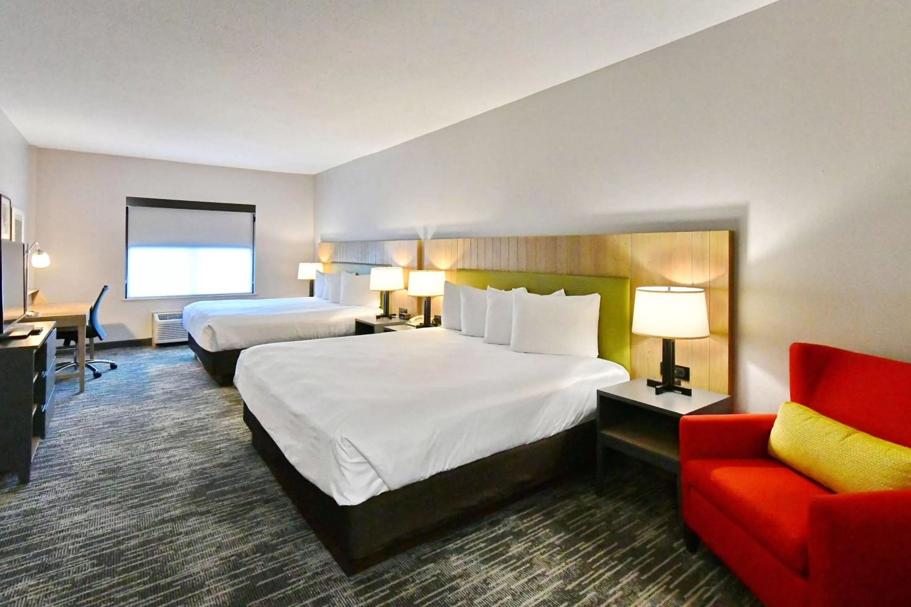 Bedroom in Country Inn & Suites by Radisson, Mount Morris, NY