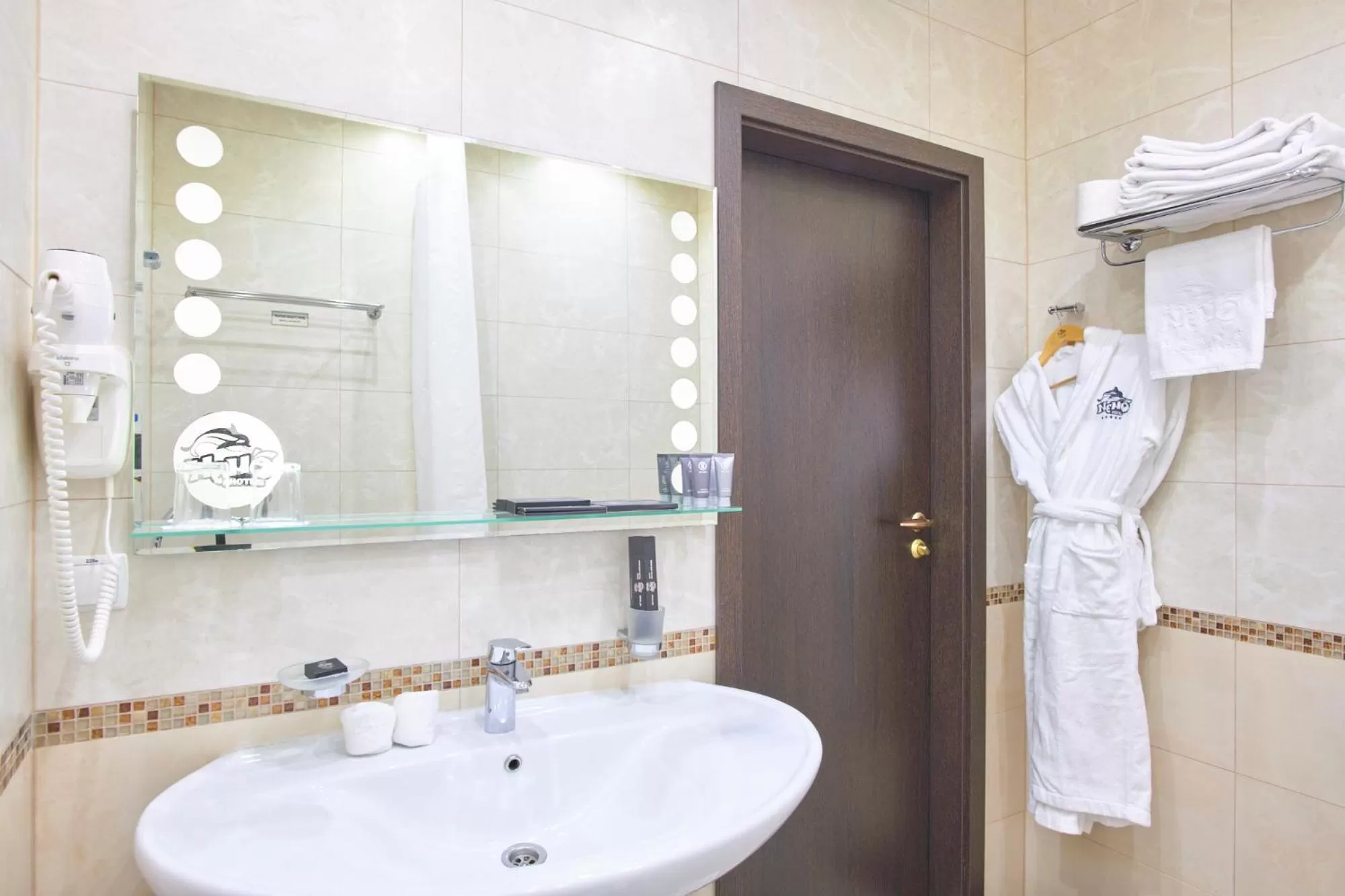 Bathroom in Hotel & Spa NEMO with dolphins