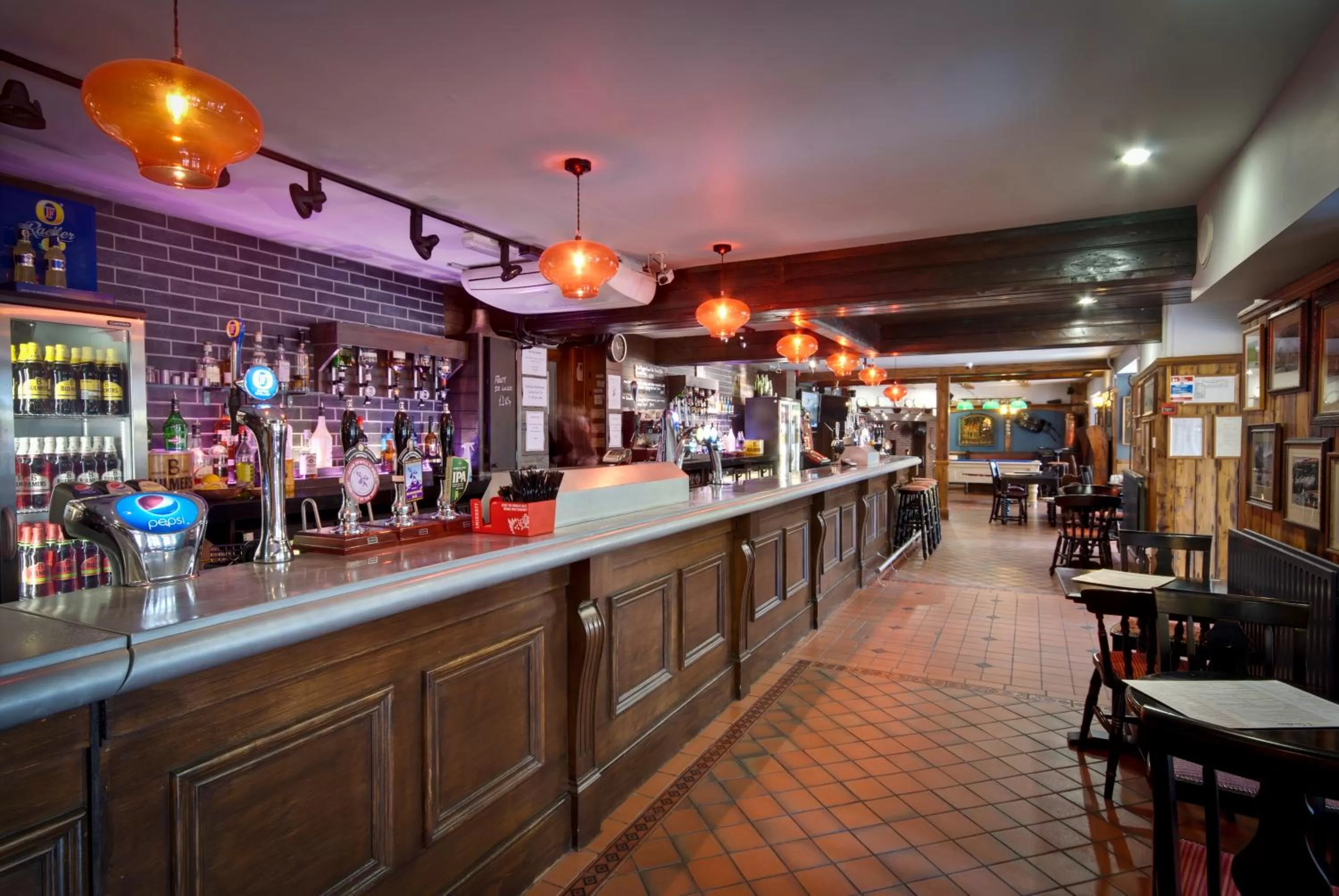 Lounge or bar in Royal Oak Hotel