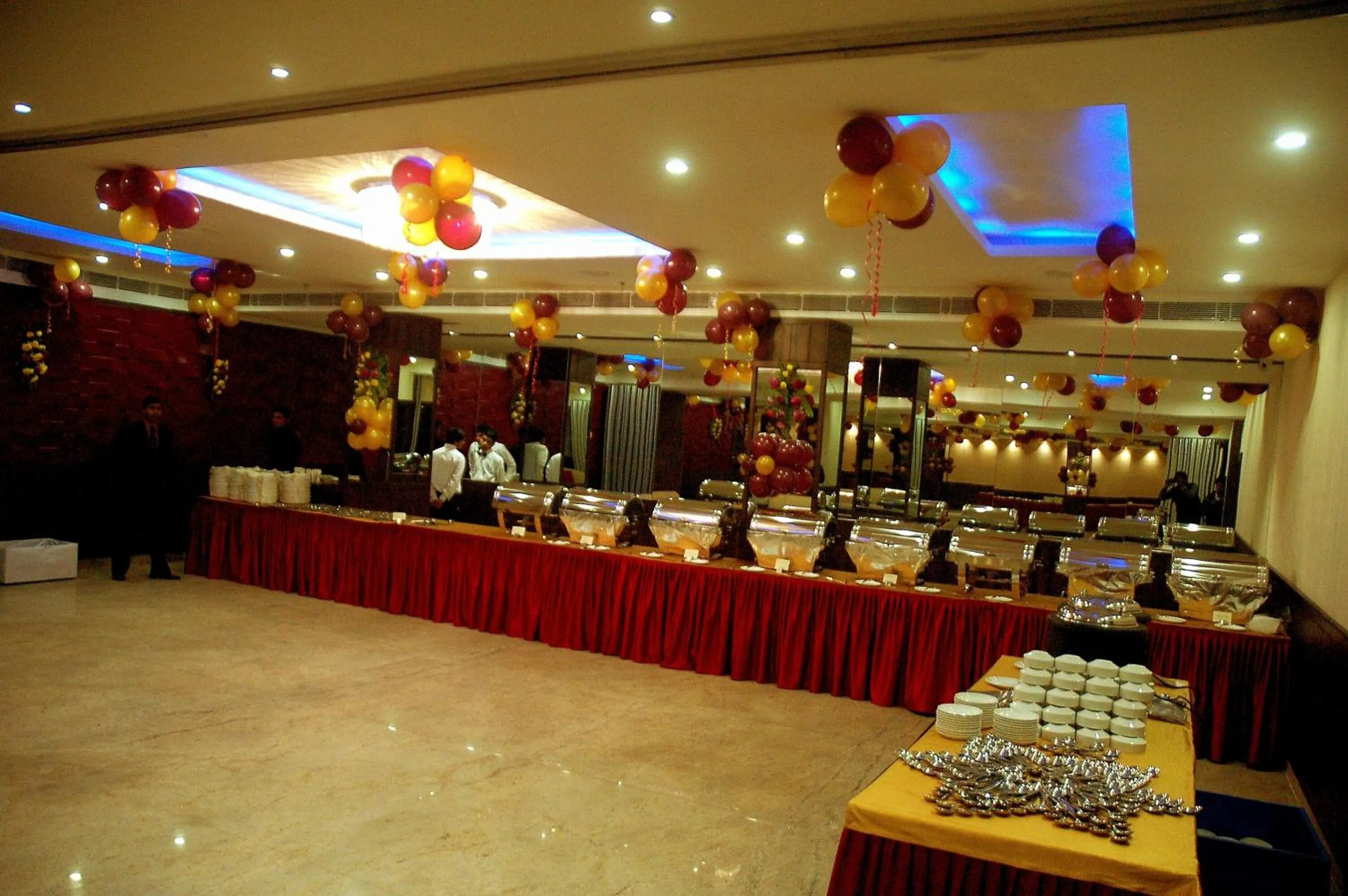 Restaurant/places to eat in Hotel JIVA