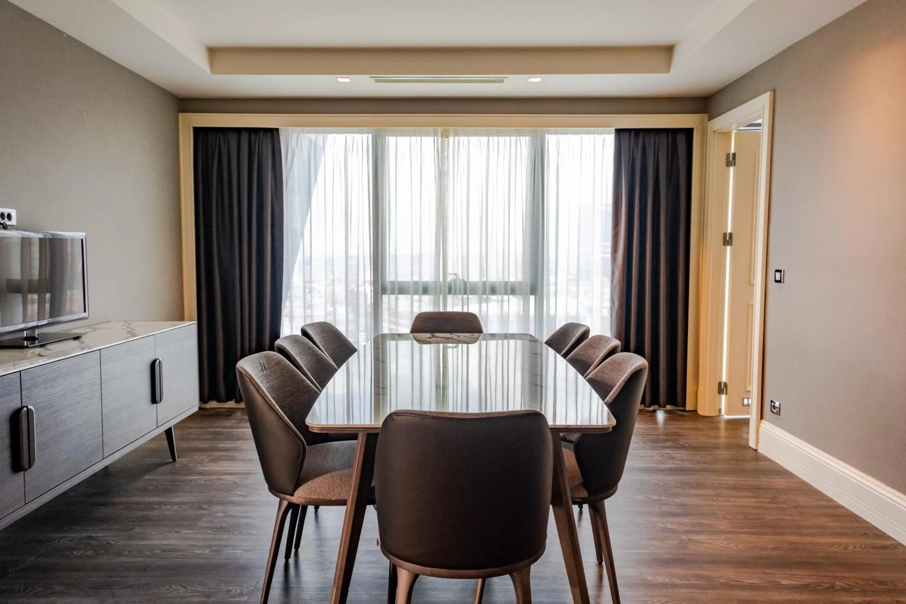 Living room in Windsor Hotel & Convention Center Istanbul