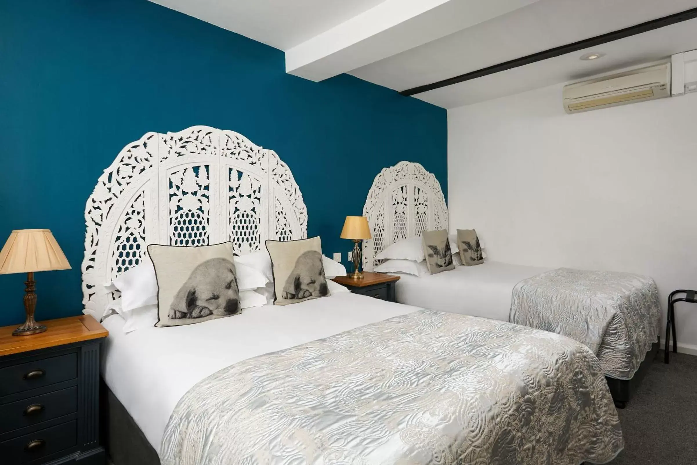 Superior Twin Room in The Royal Adelaide Hotel Superior Twin Room in The Royal Adelaide Hotel