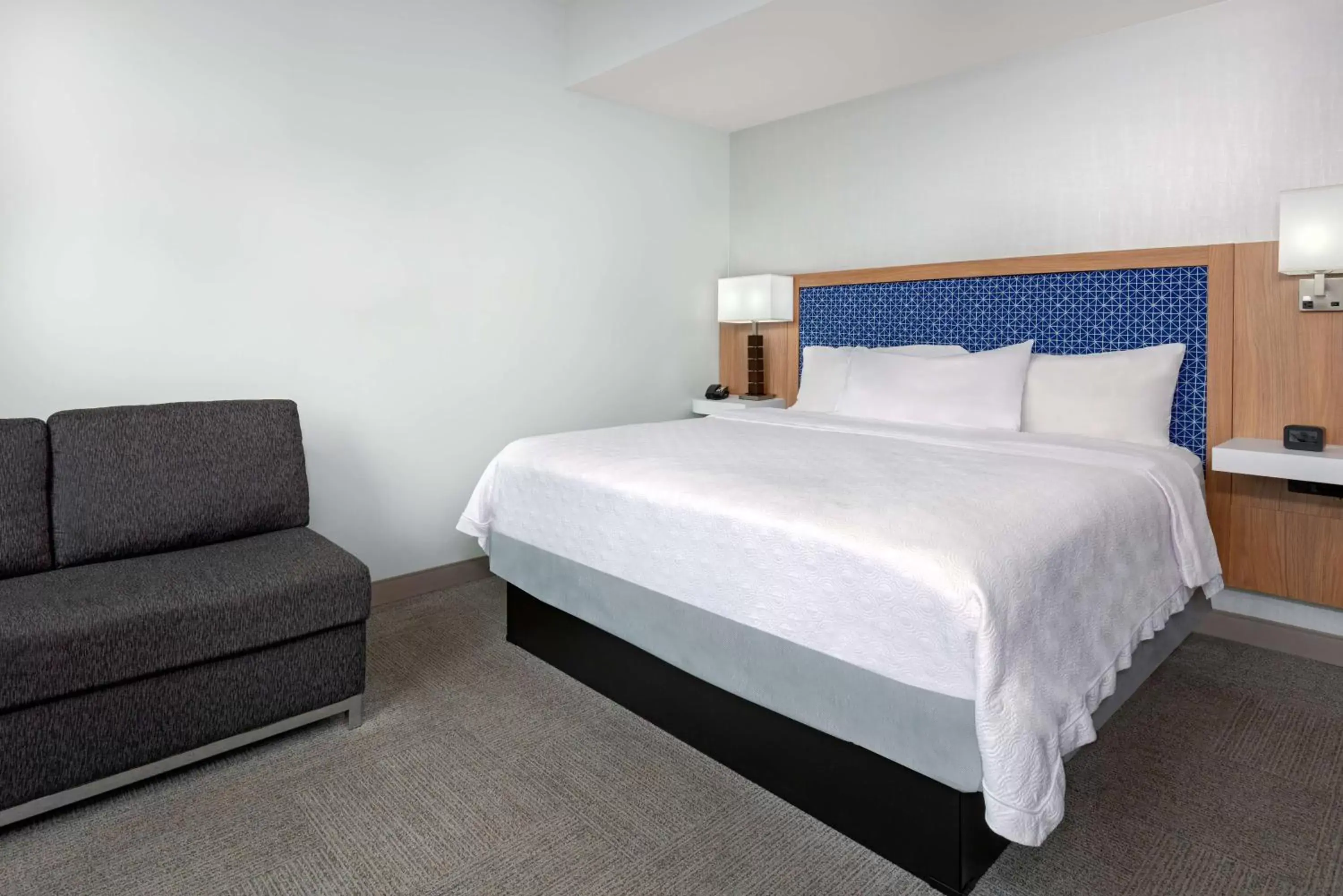 King Room with City View in Hampton Inn Tampa Downtown Channel District King Room with City View in Hampton Inn Tampa Downtown Channel District