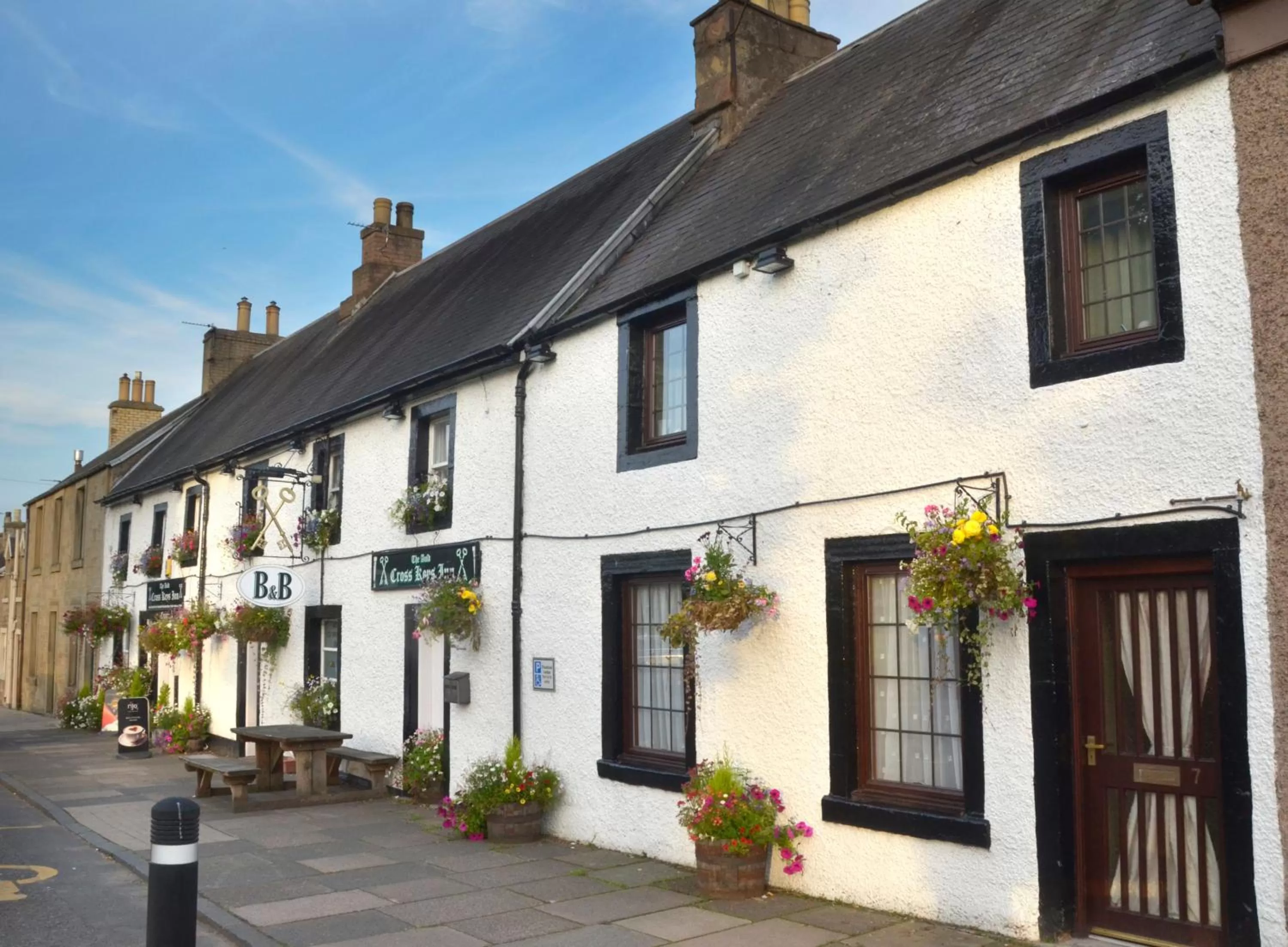 Property building in Auld Cross Keys Inn
