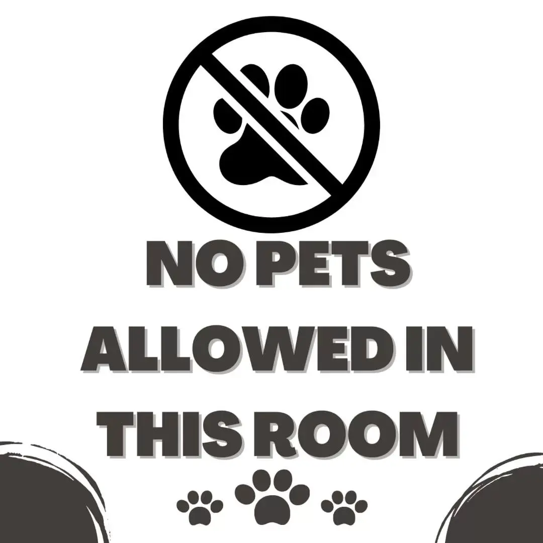 Deluxe King Room in Pepperell Place Inn Inc. Deluxe King Room in Pepperell Place Inn Inc.