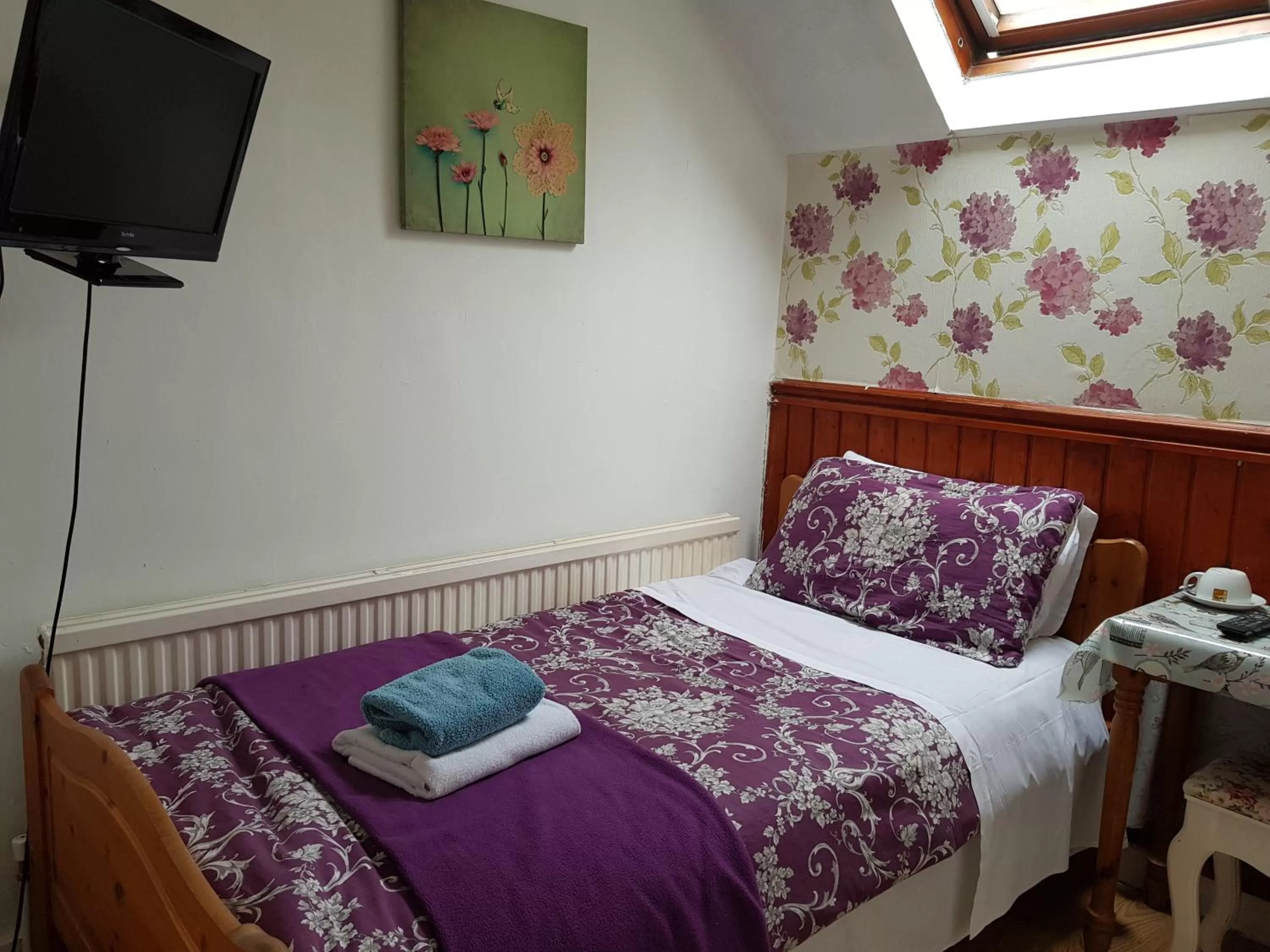 bunk bed, Bed in Adams Guest House