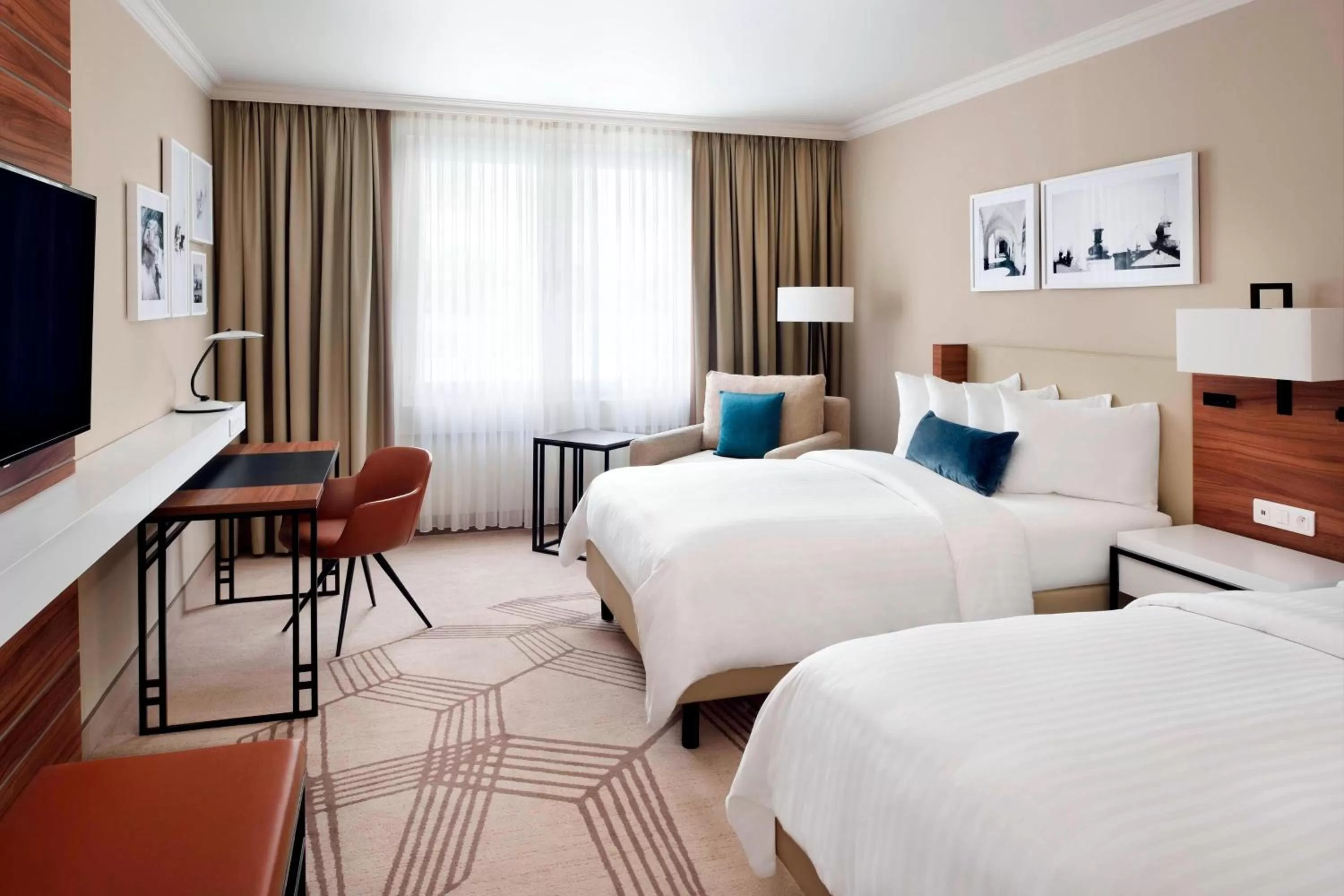 Photo of the whole room, Bed in Prague Marriott Hotel