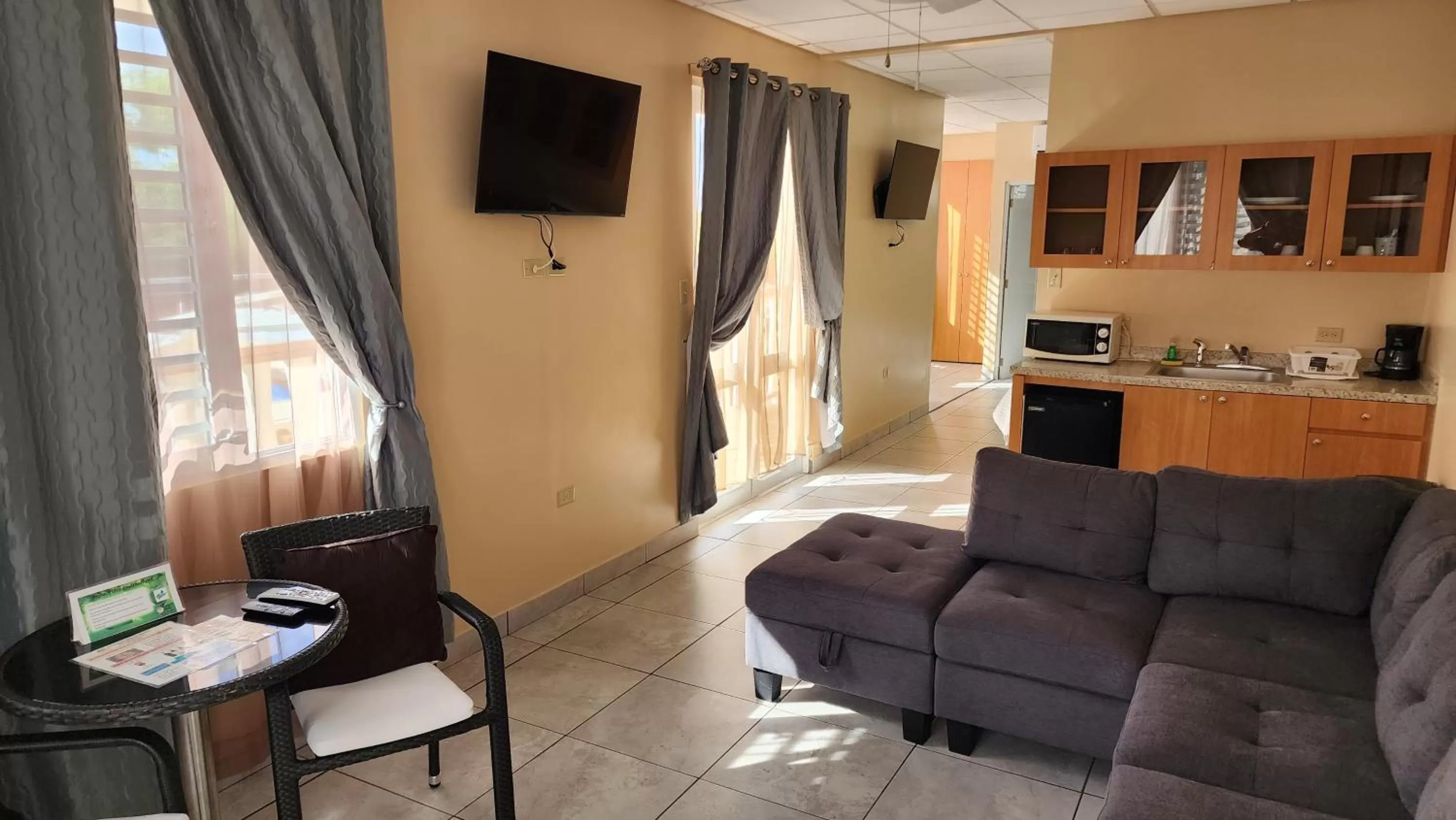 TV and multimedia in Combate Beach Resort