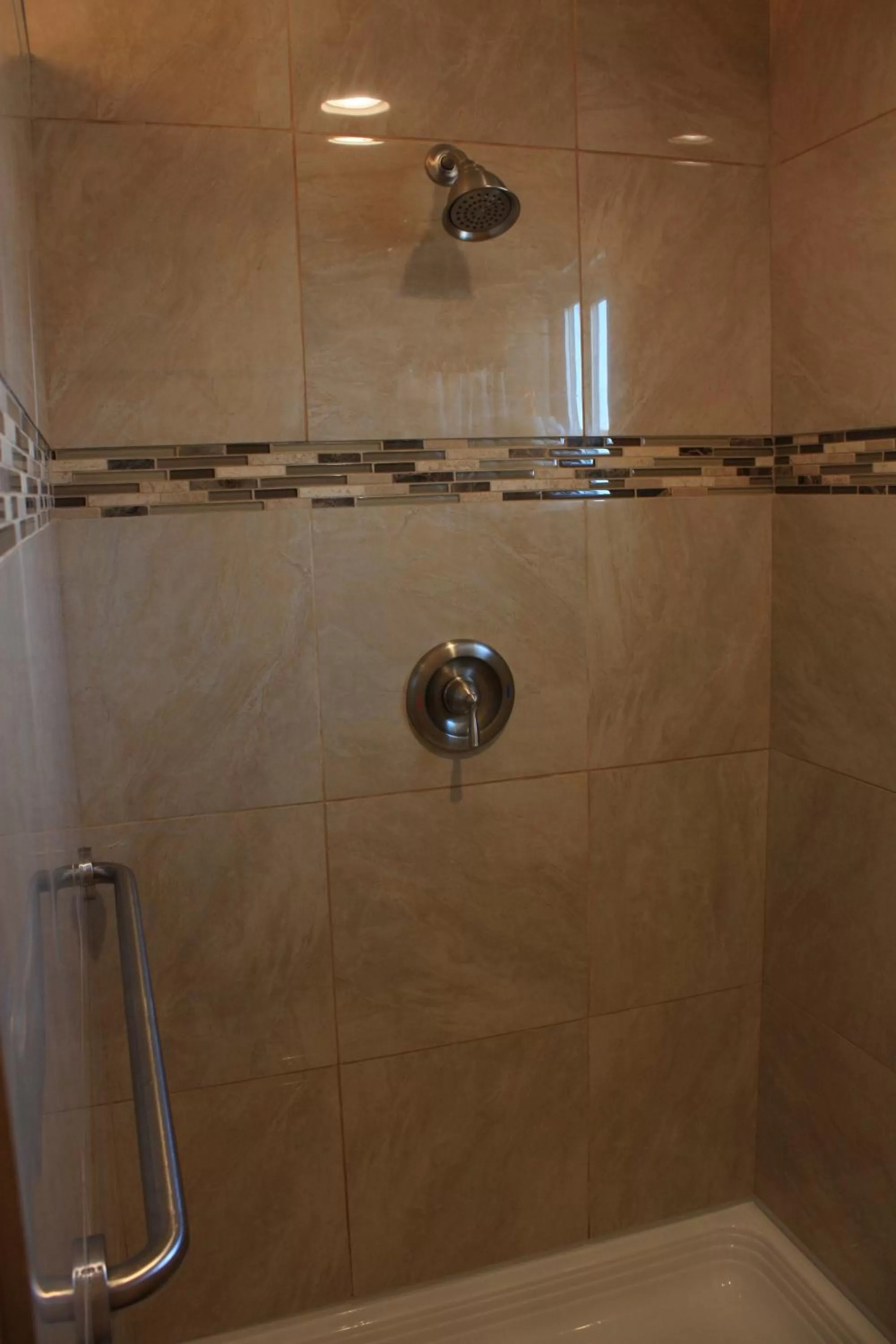 Shower in Fishhook Sunrise B&B