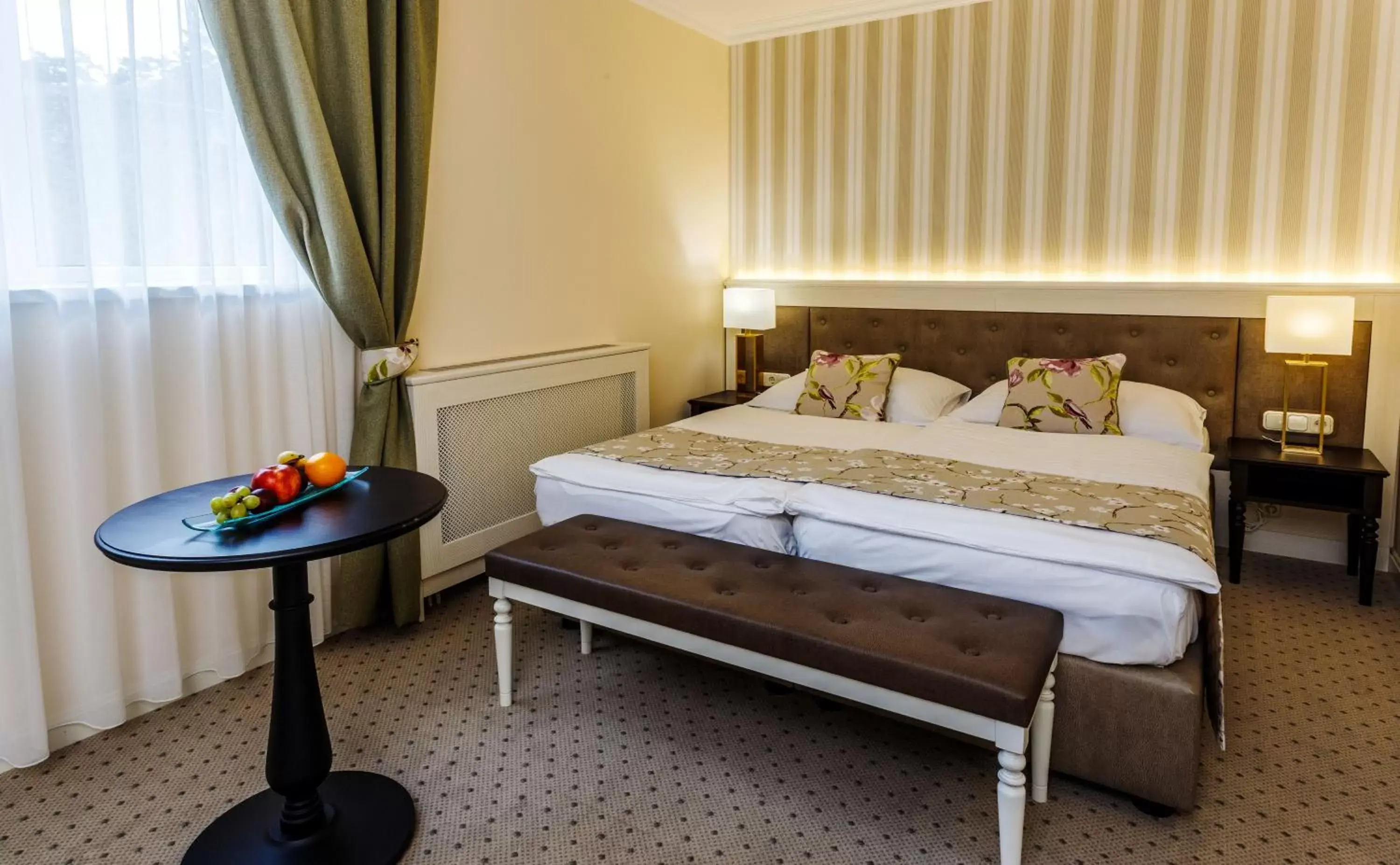 Superior Double Room in Villa Medici Hotel & Restaurant Superior Double Room in Villa Medici Hotel & Restaurant