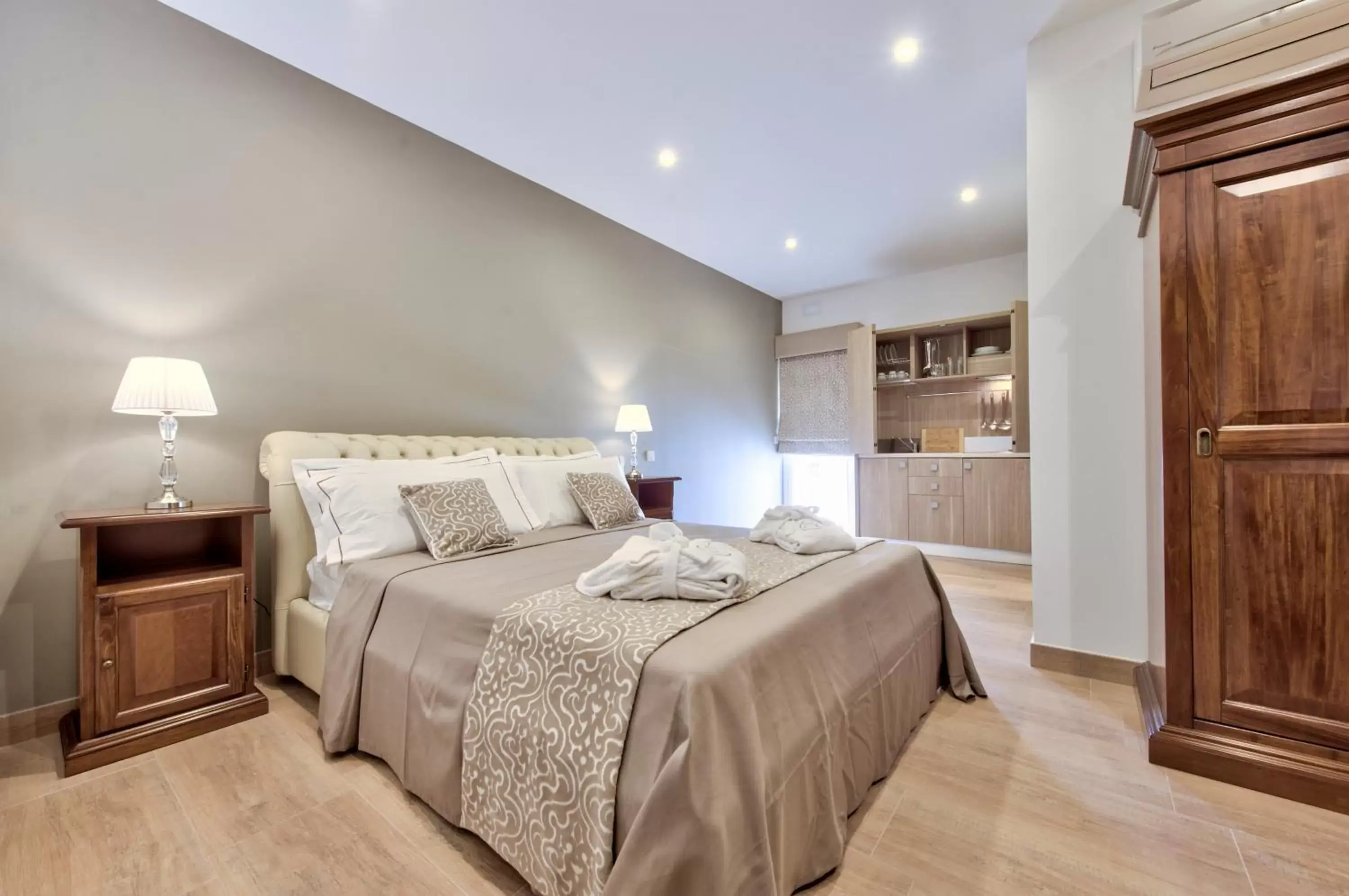 King Suite with Balcony in Palazzo Violetta King Suite with Balcony in Palazzo Violetta