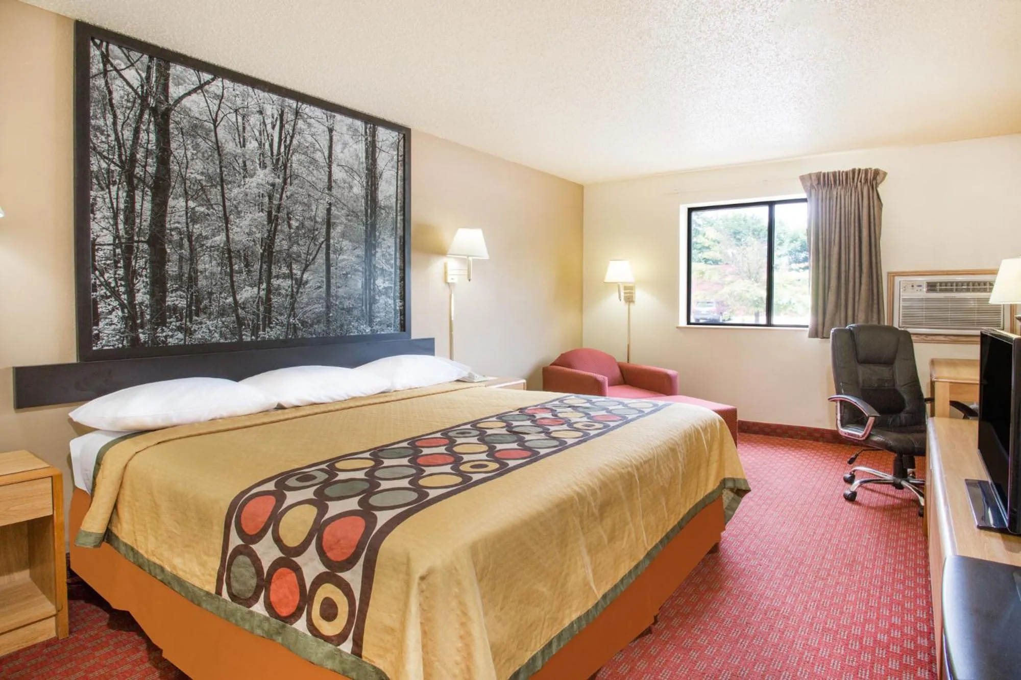 Bed in Super 8 by Wyndham Lexington VA