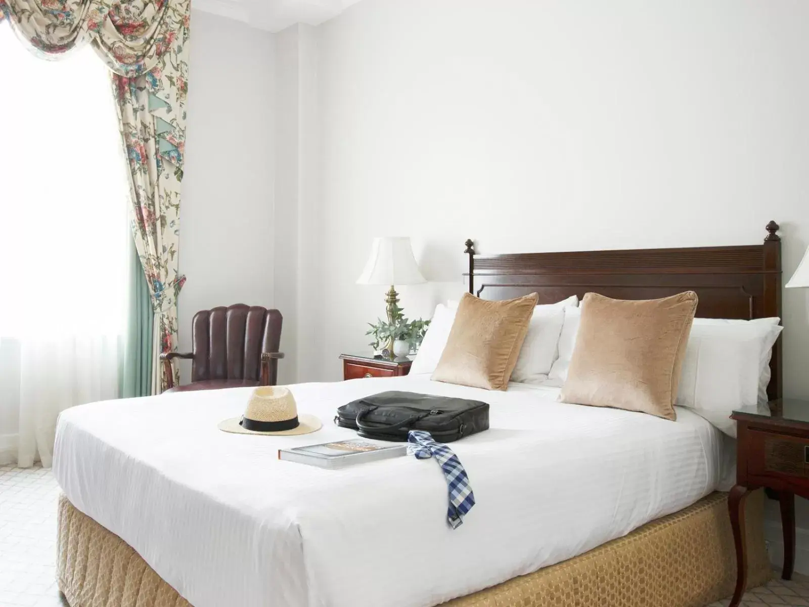 Traditional Queen Room in The Hotel Windsor Traditional Queen Room in The Hotel Windsor