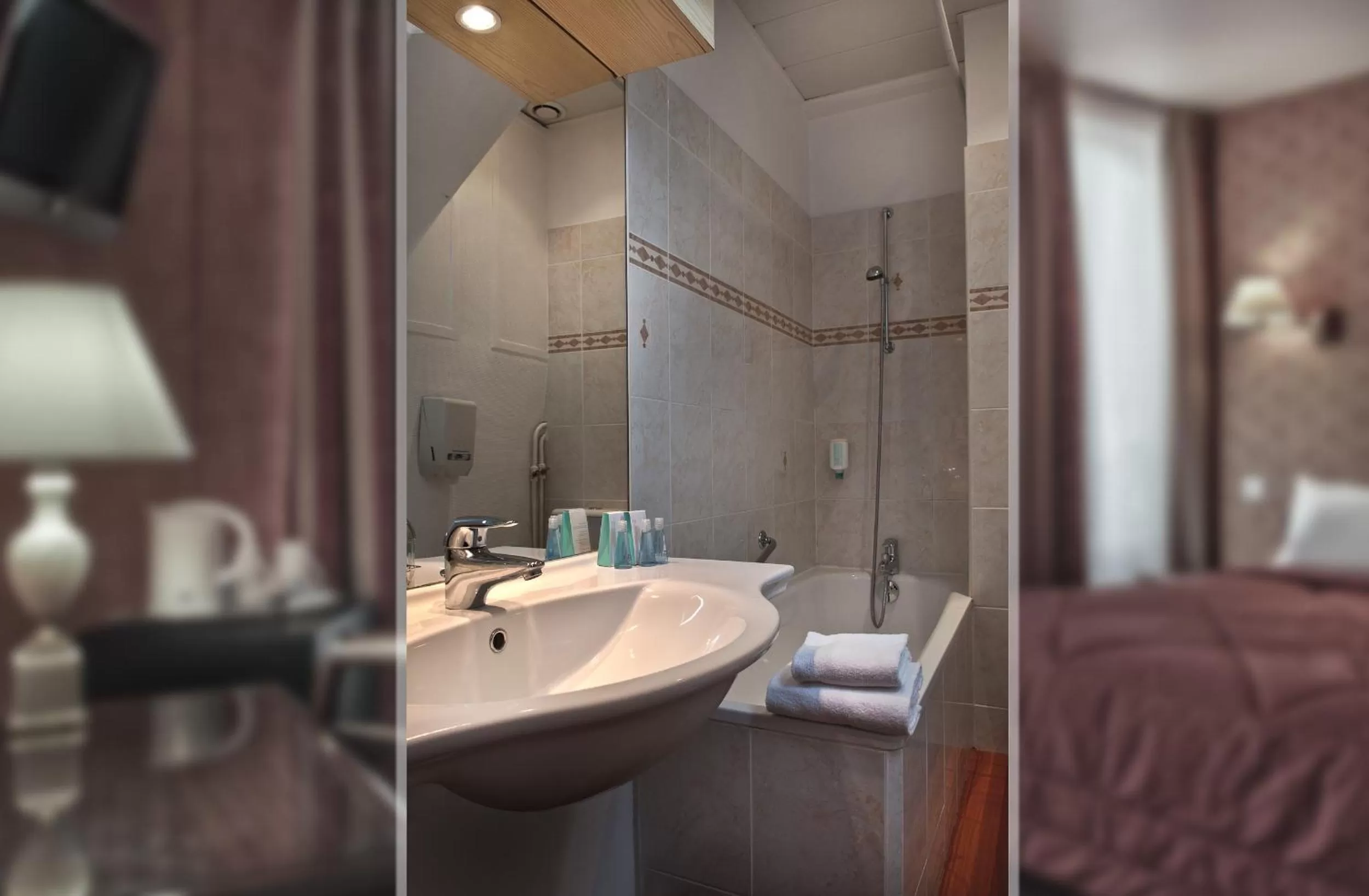 Bathroom, Bed in Abaca Messidor by Happyculture