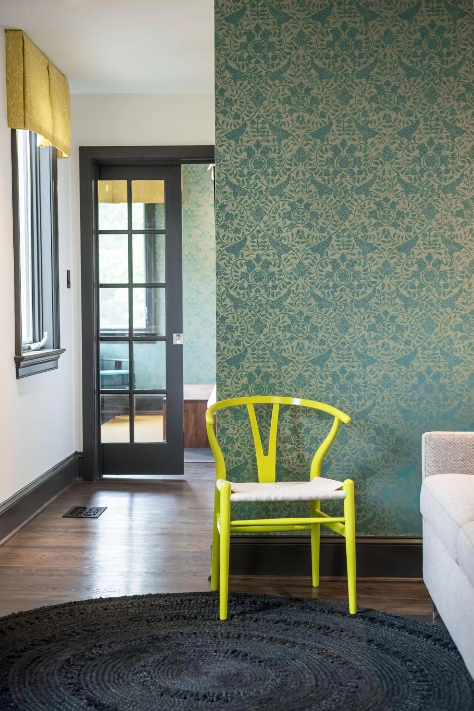 Living room in The Poppy Georgetown Guesthouse and Gardens