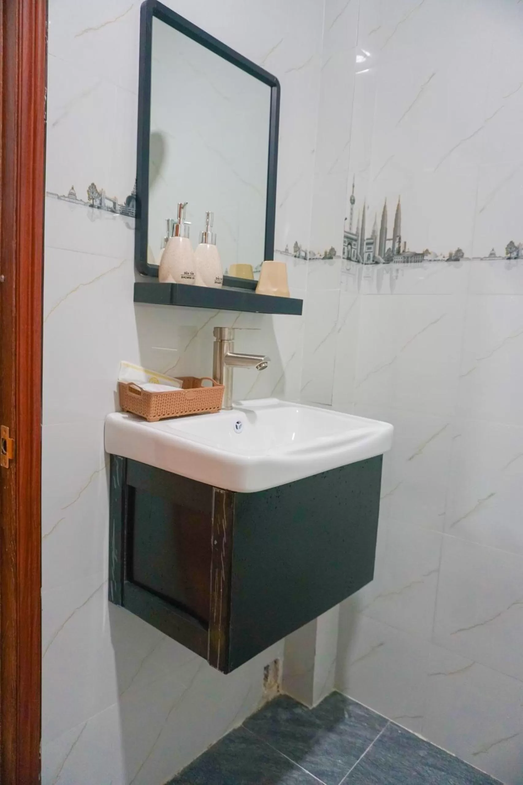 Bathroom in Nhu Y Hotel