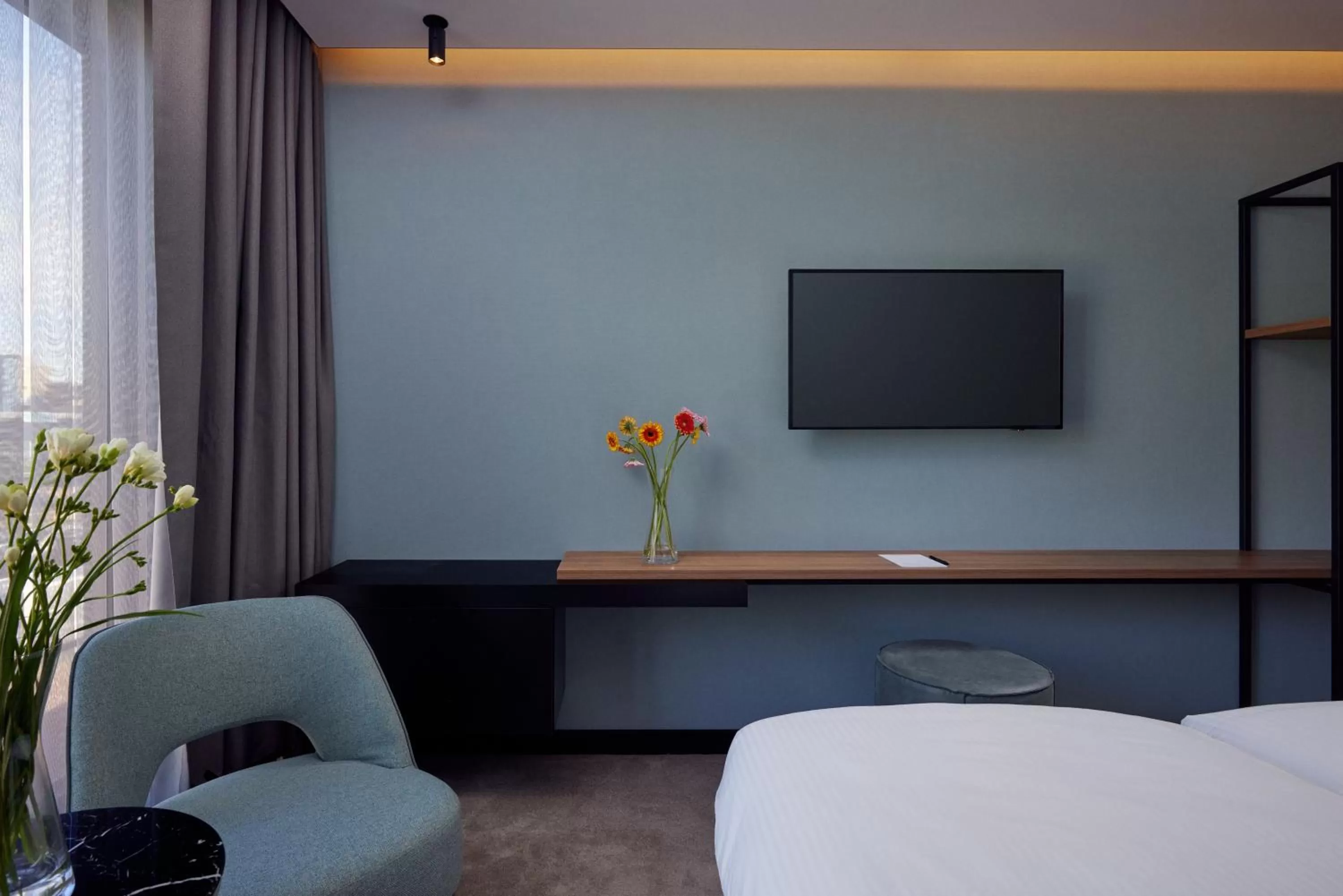 TV and multimedia, Bed in Hotel Gorinchem