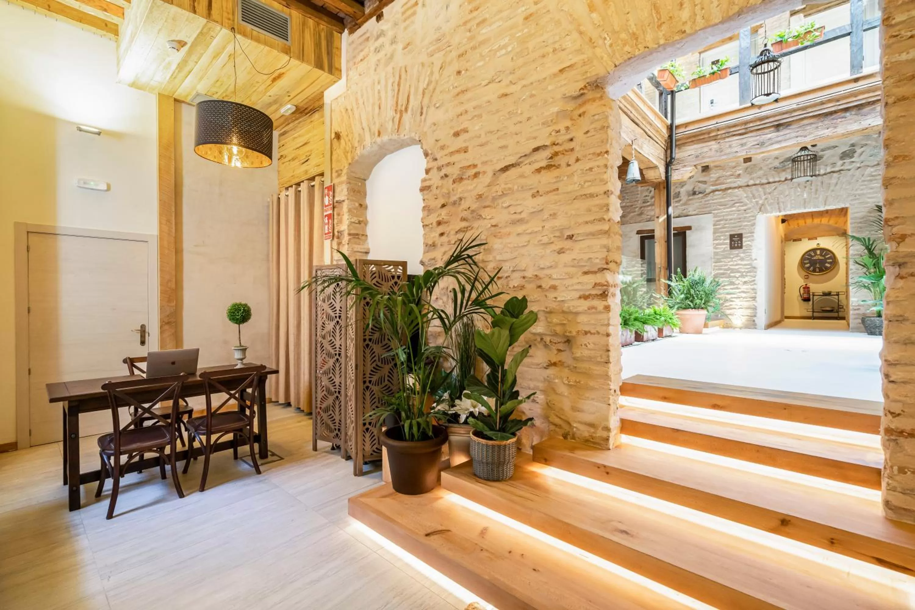 Property building in Dobo Azacanes Hostal