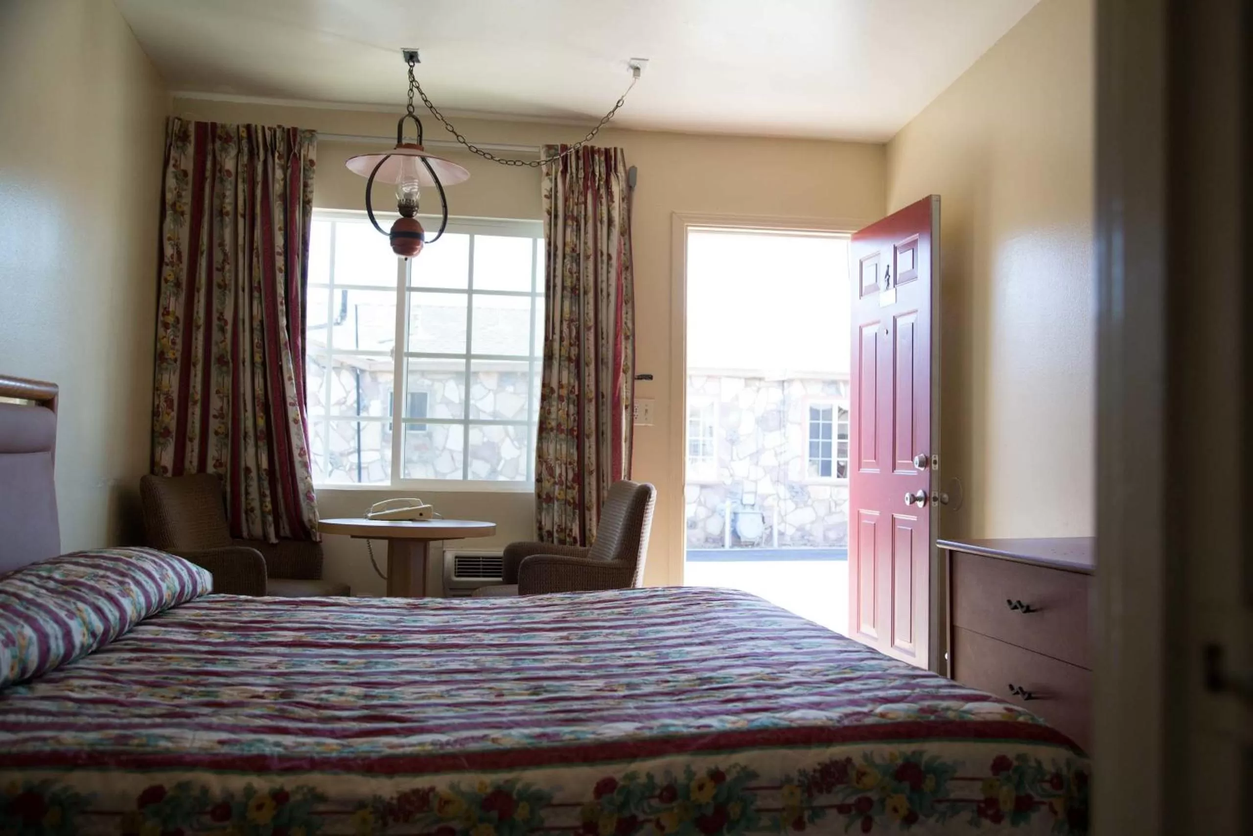 Bedroom, Bed in Boron Motel